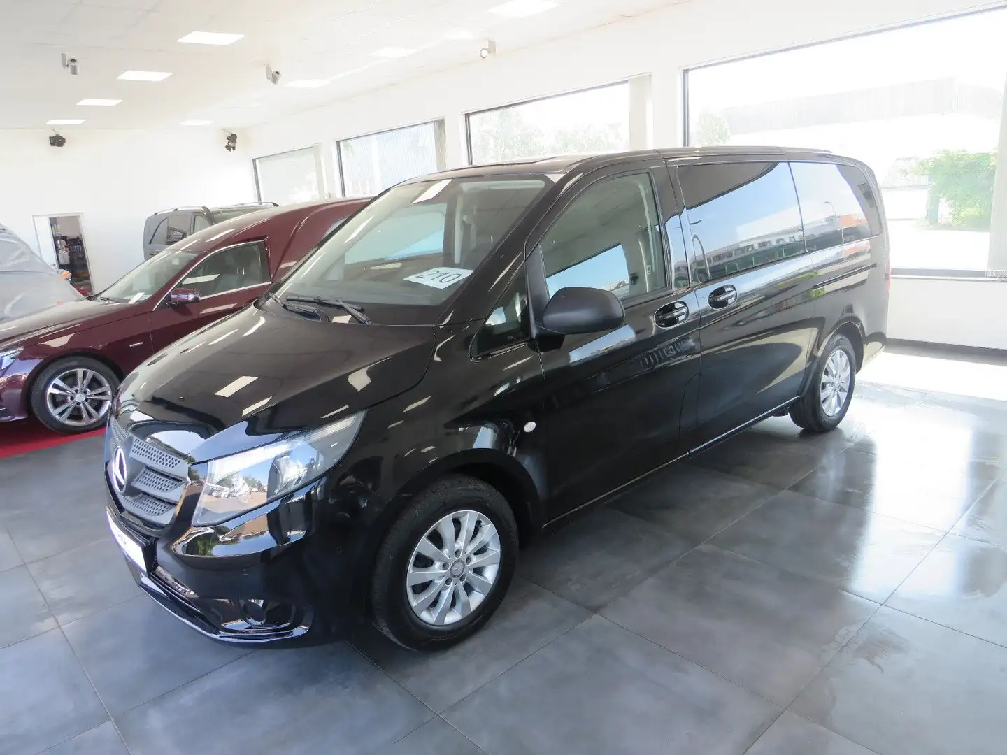 Mercedes-Benz Vito Hartung Bestattungswagen / Leichenwagen Schwarz - 1
