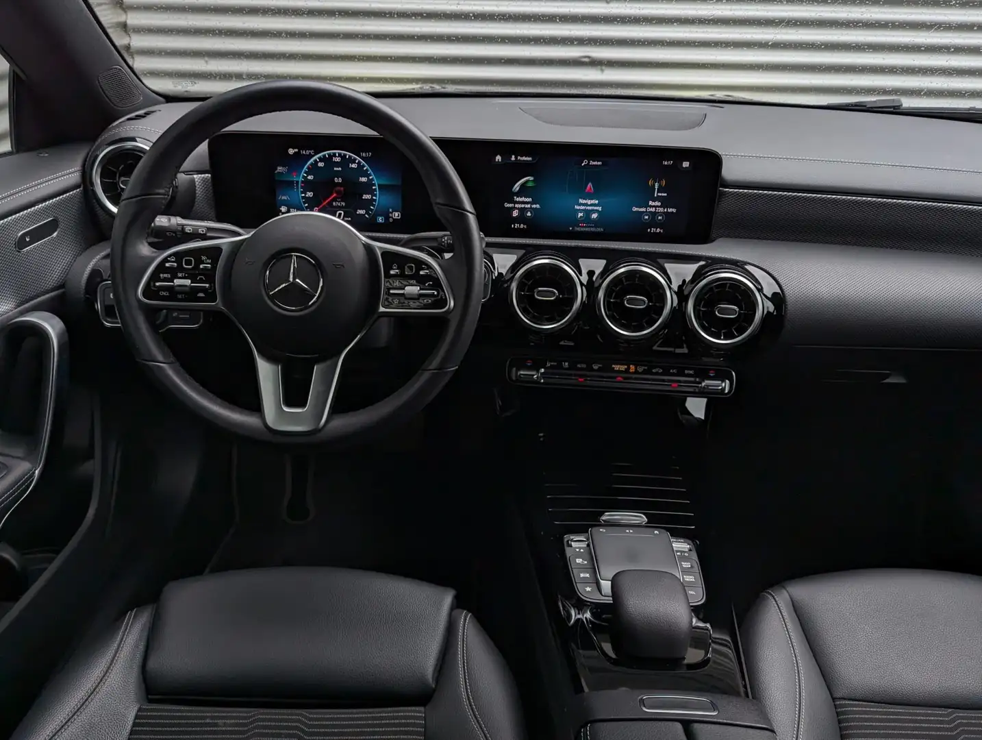 Mercedes-Benz CLA 200 Shooting Brake Business Sol. Luxury |ACC|Trekhaak| Zwart - 2