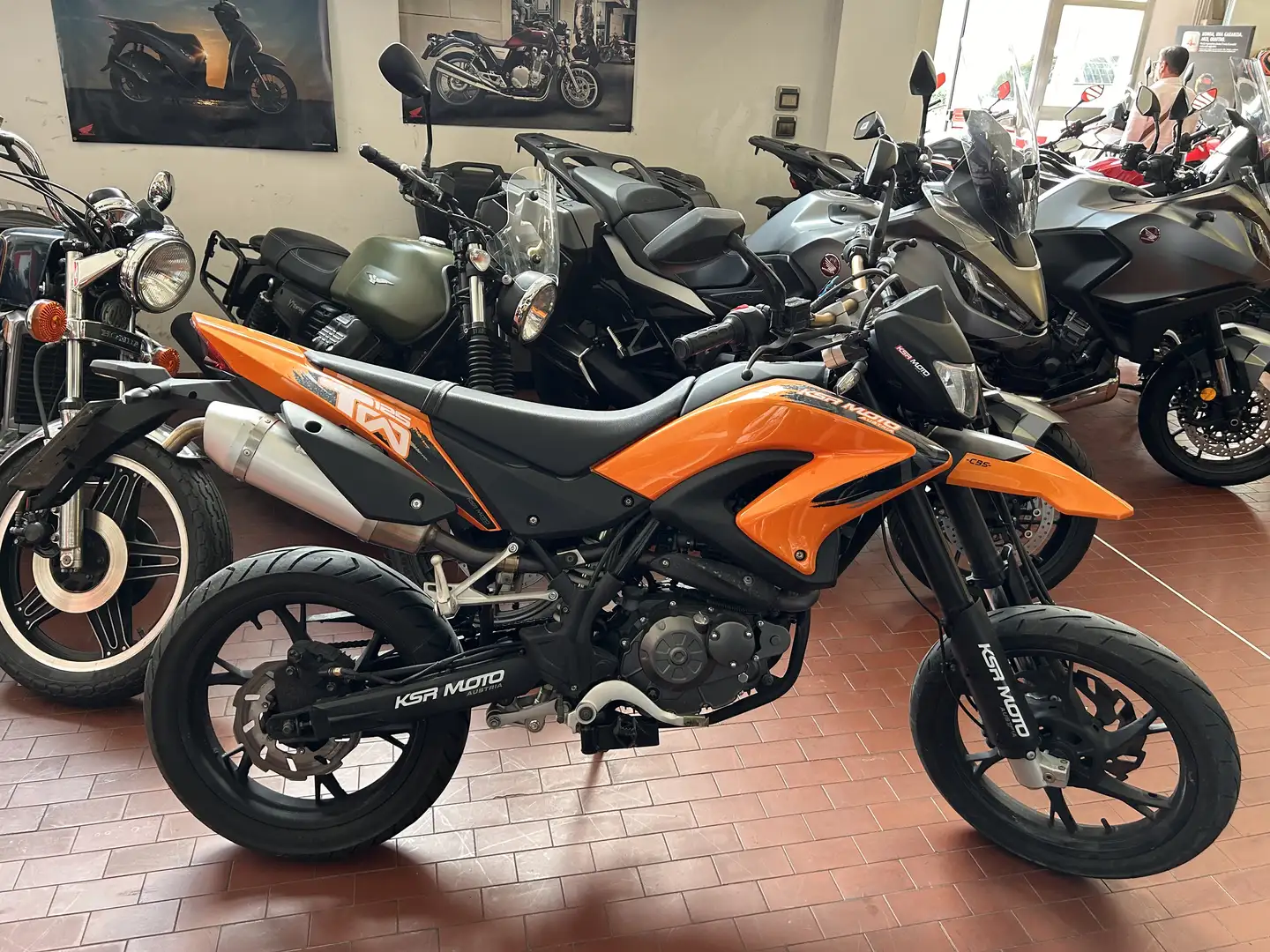 KSR Moto TW 125 Arancione - 2