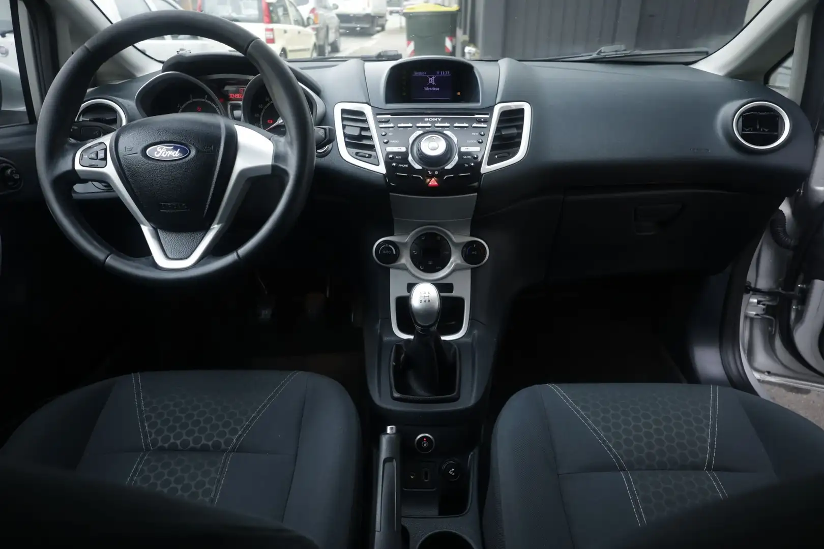 Ford Fiesta Ford Fiesta 1.4 16V 3p. Bz.- GPL Titanium Bs. Uni Argent - 2