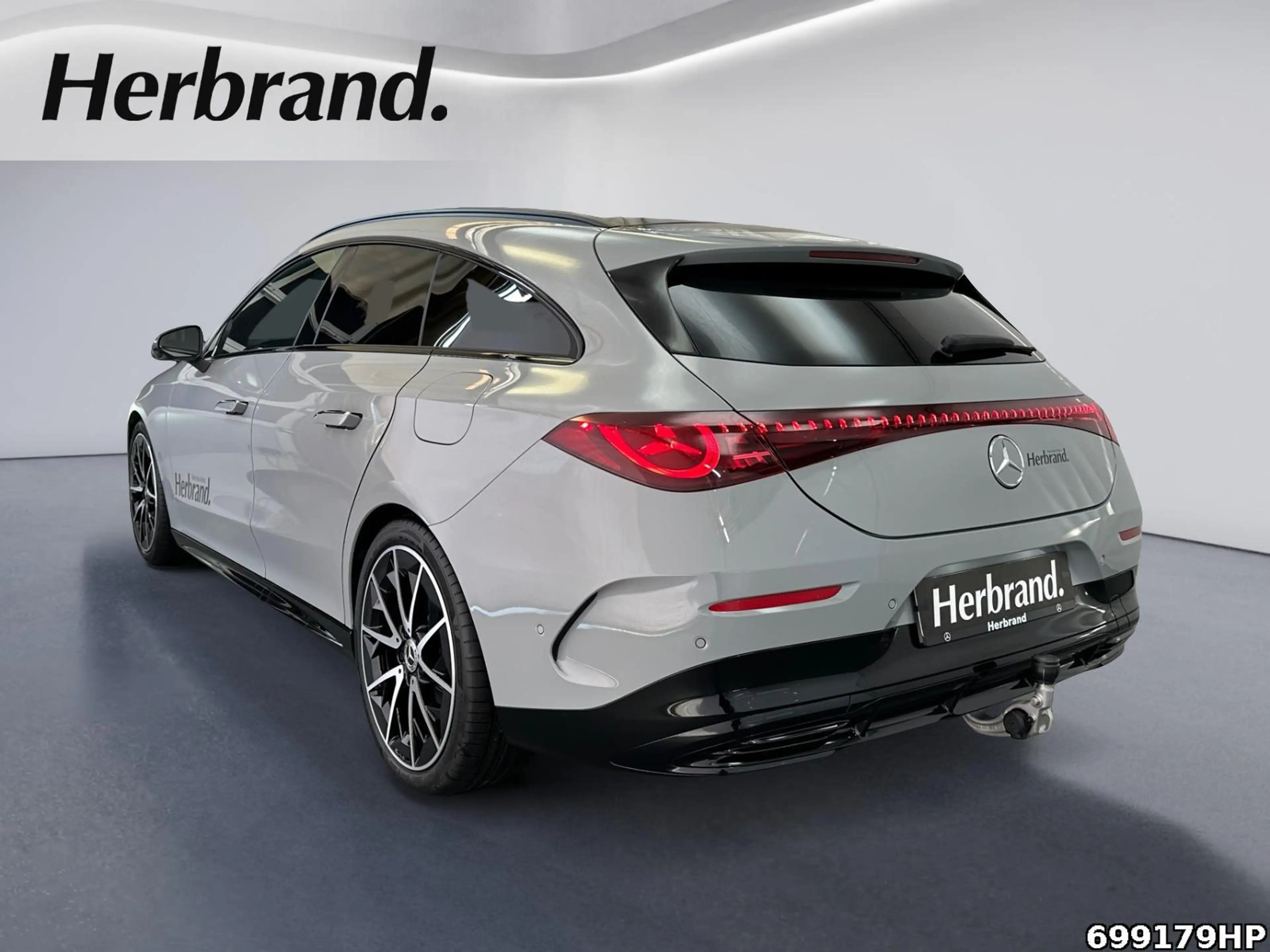 Mercedes-Benz CLA 220 +AMG+NIGHT+SUPERSCREEN+PREMIUM+360°+ — photo 4