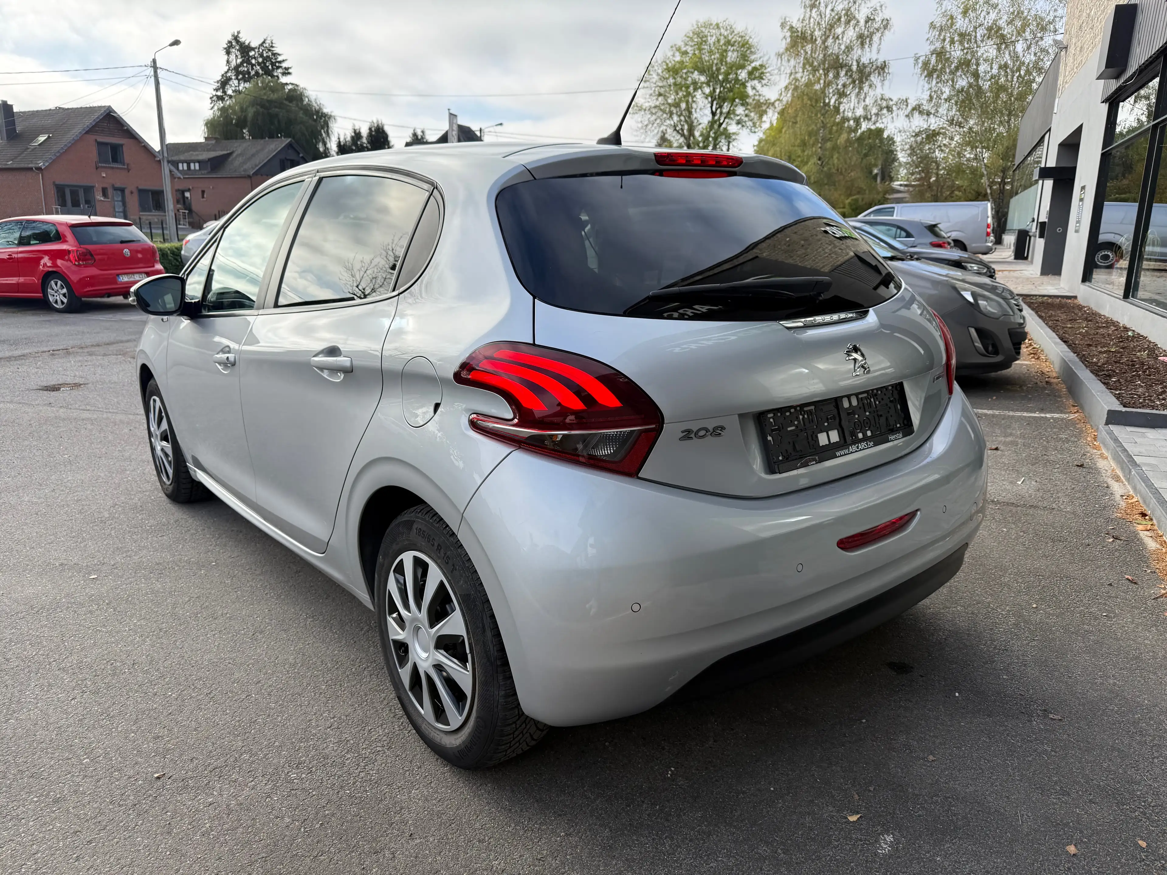 Peugeot 208 208 1.2i STYLE,GPS,CLIM,RADARS,PRÊTE À IMMATRICULER,GARANTIE… — photo 5