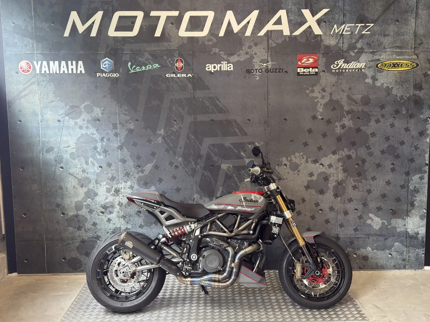 Indian FTR 1200 Gris - 1
