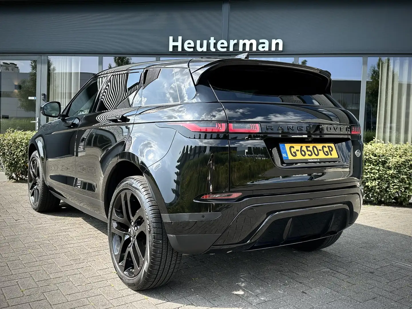 Land Rover Range Rover Evoque 2.0 P200 AWD R-Dynamic Hello Edition Black Zwart - 2