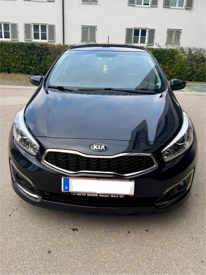 Kia Ceed / cee'd cee'd 1,6 CRDi ISG Österreich Edition Schwarz - 1
