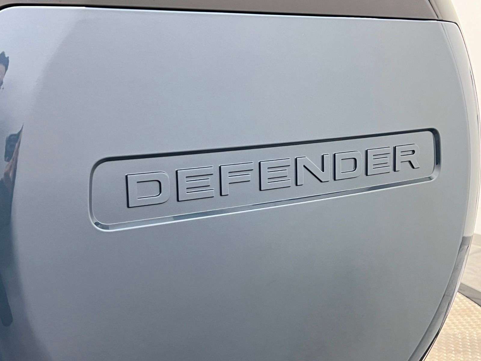 2026 Land Rover Defender 110 P400 X-DYNAMIC SE thumb 11