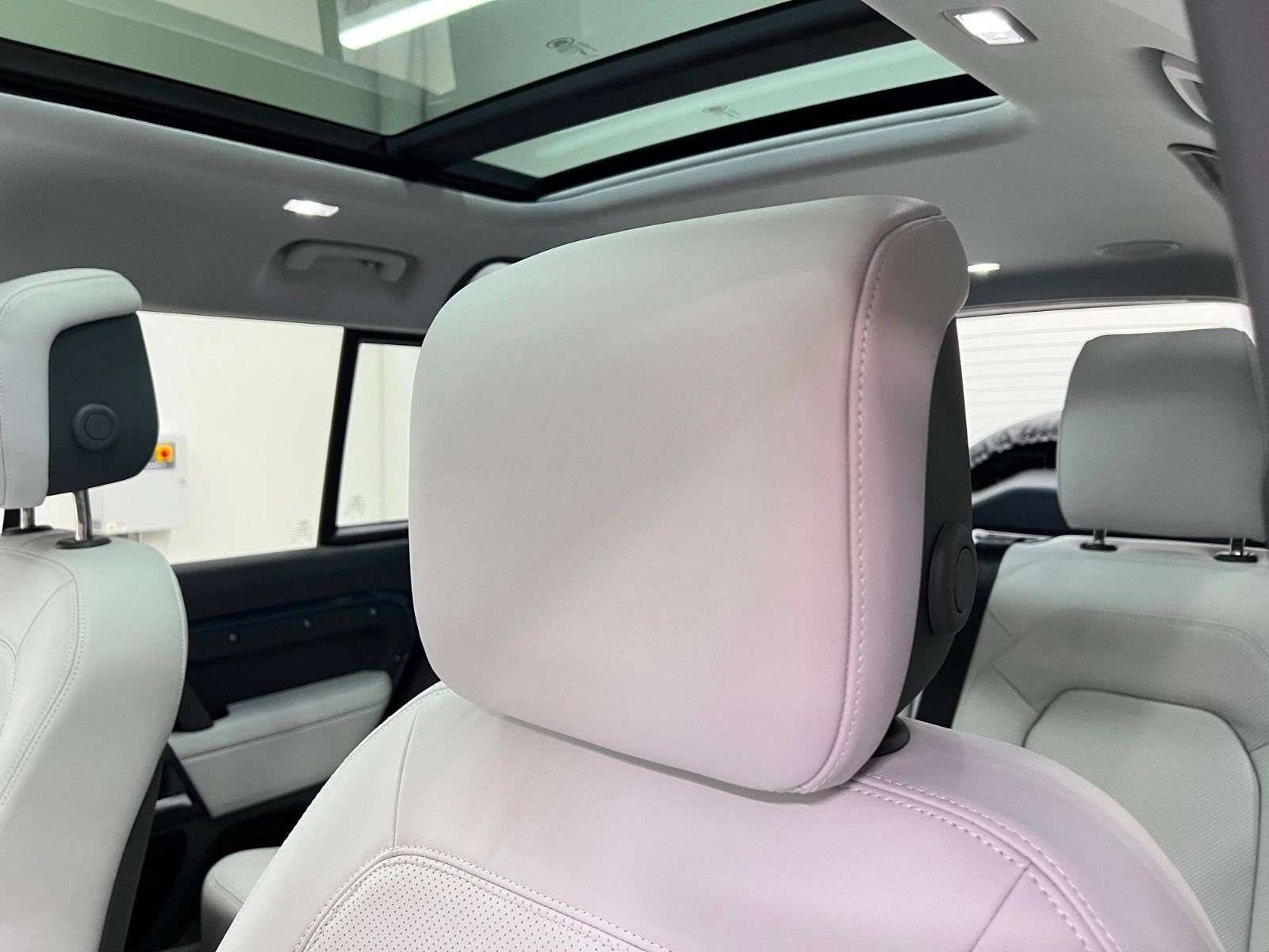 2026 Land Rover Defender 110 P400 X-DYNAMIC SE thumb 25