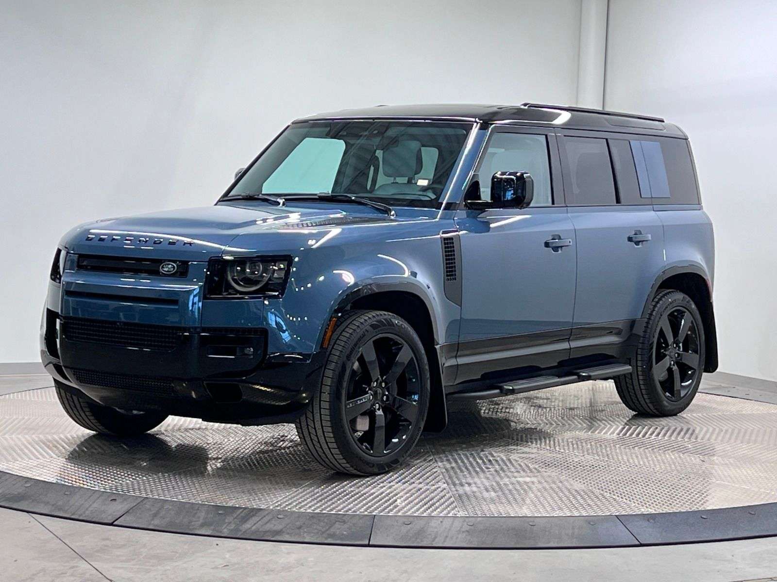 2026 Land Rover Defender 110 P400 X-DYNAMIC SE