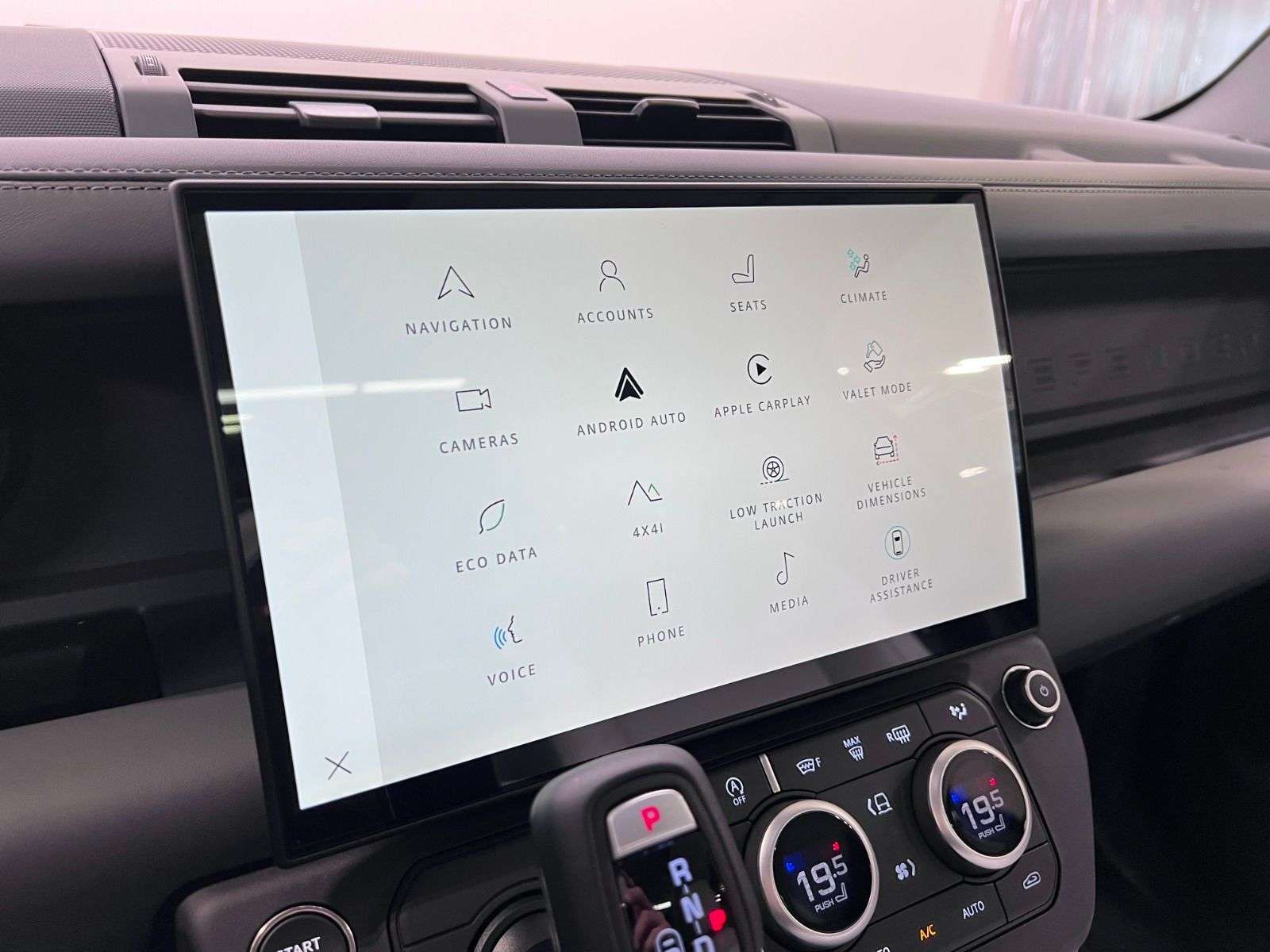 2026 Land Rover Defender 110 P400 X-DYNAMIC SE thumb 18