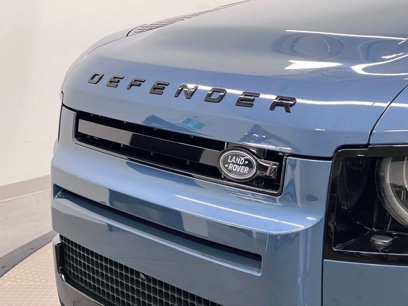 2026 Land Rover Defender 110 P400 X-DYNAMIC SE thumb 10