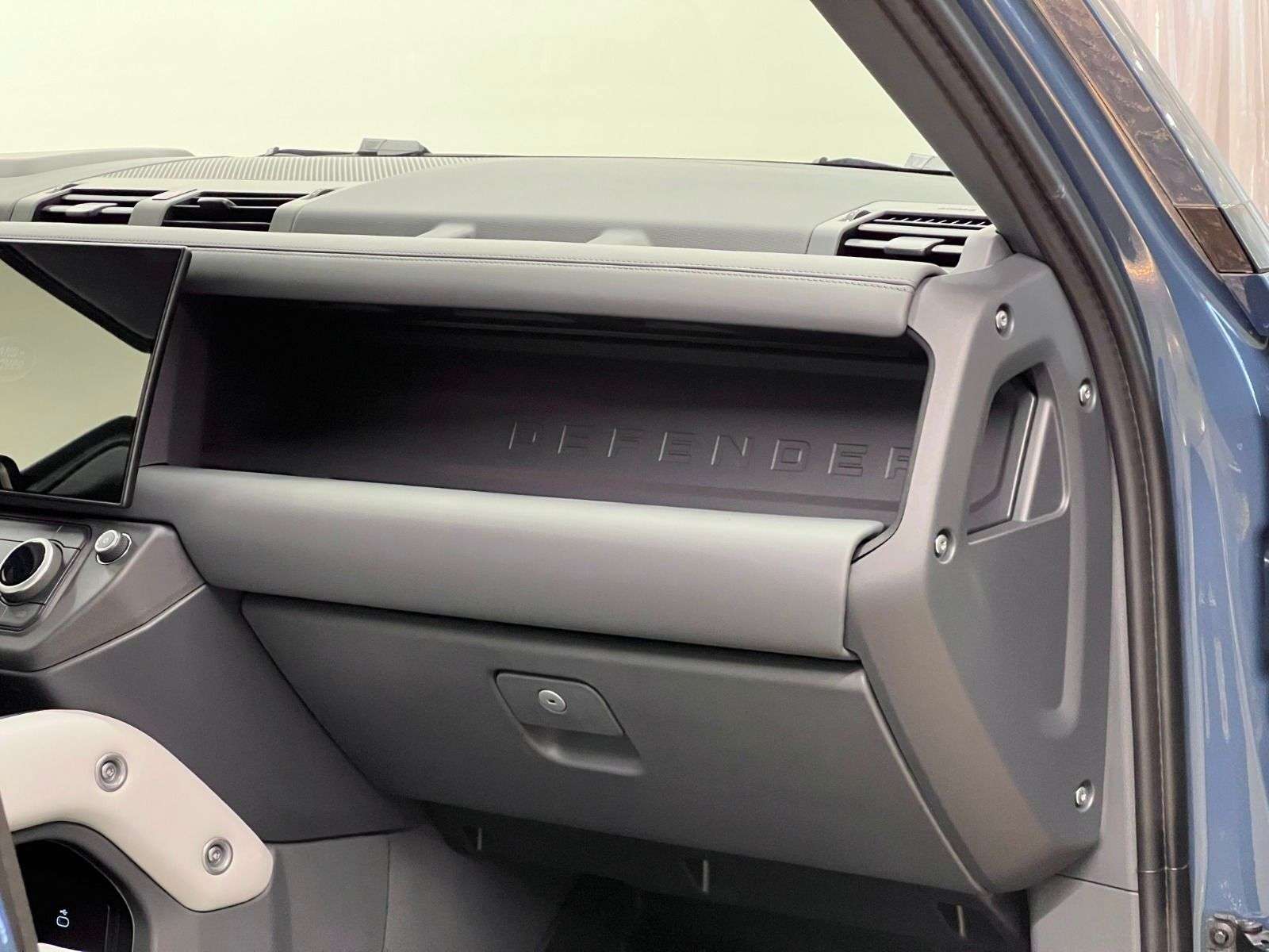 2026 Land Rover Defender 110 P400 X-DYNAMIC SE thumb 31