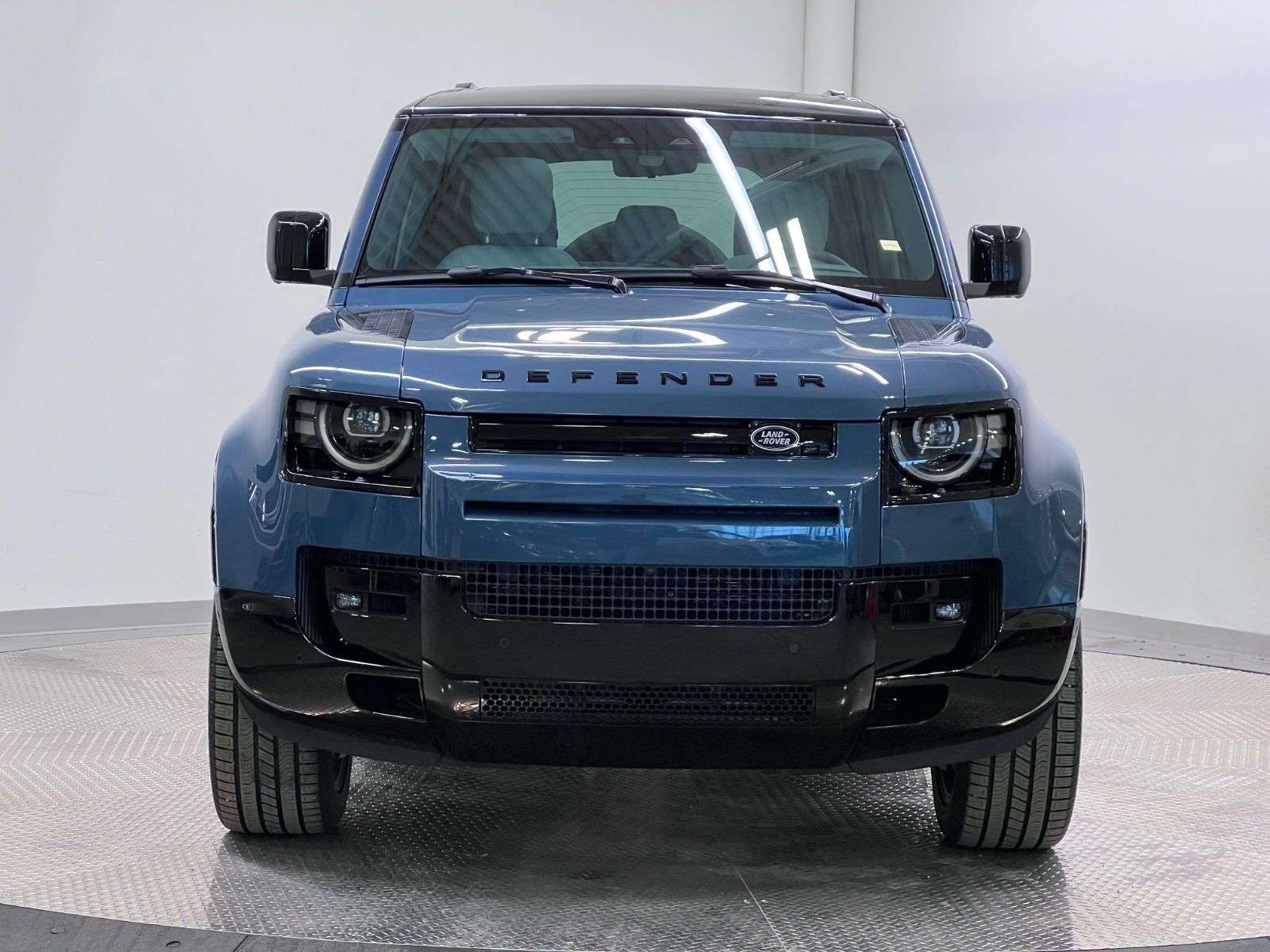 2026 Land Rover Defender 110 P400 X-DYNAMIC SE thumb 8