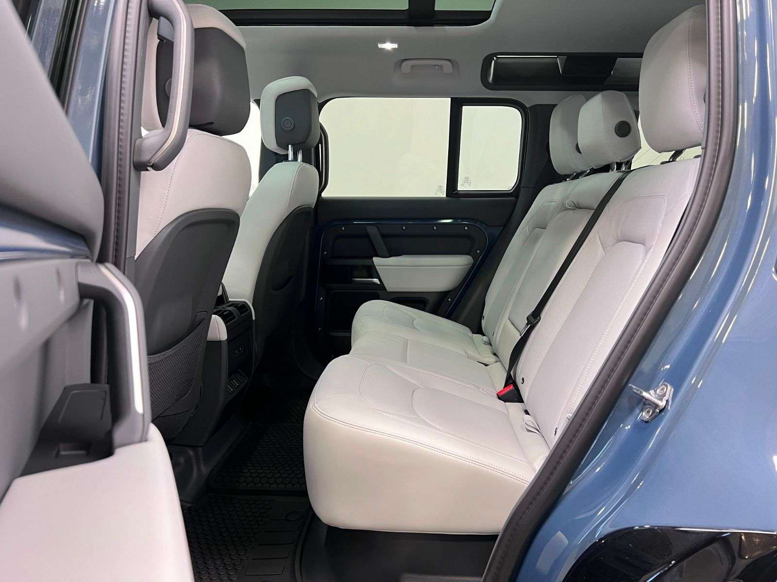 2026 Land Rover Defender 110 P400 X-DYNAMIC SE thumb 24