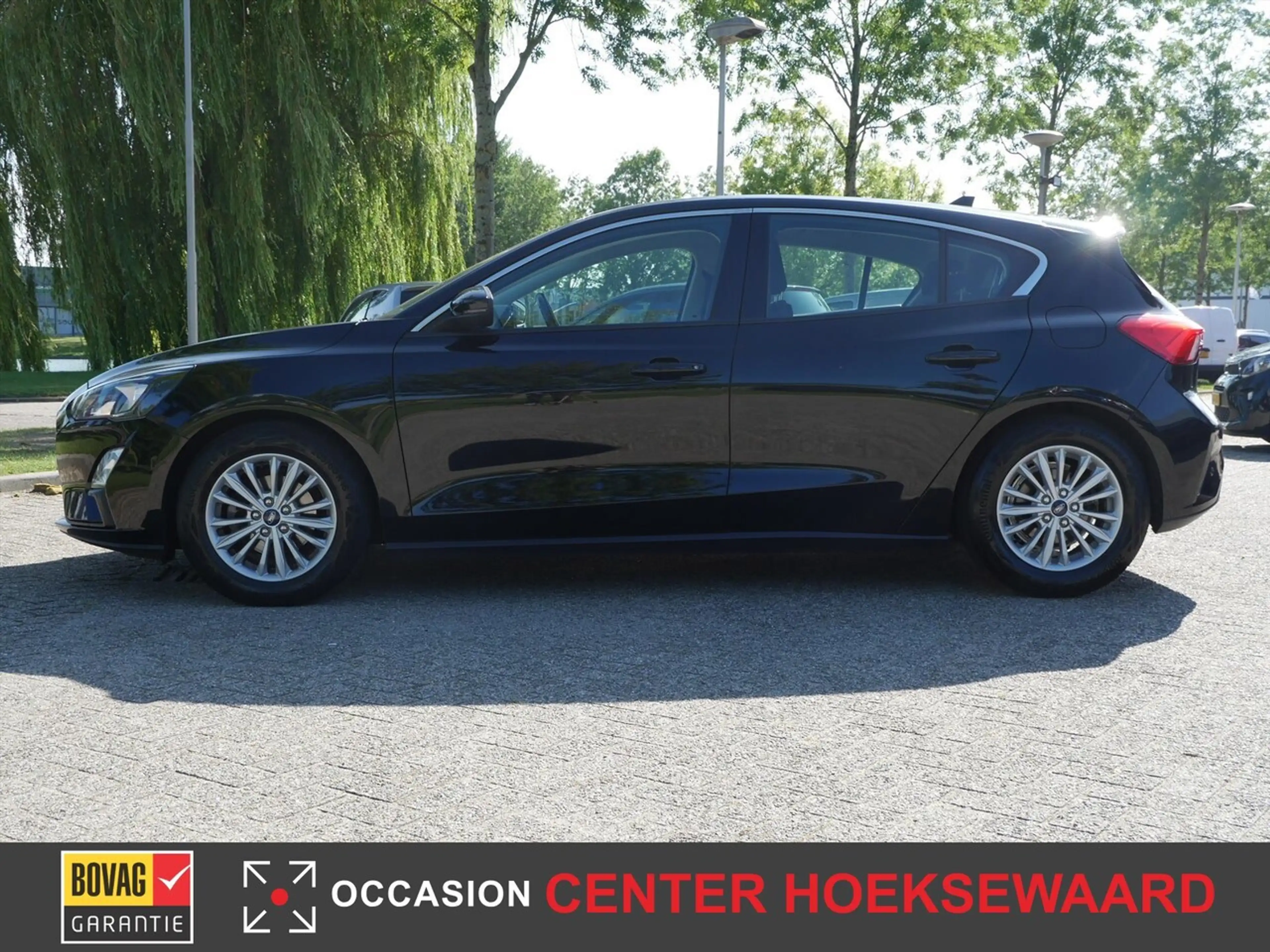 Ford Focus 1.0 EcoBoost Titanium Business — photo 10