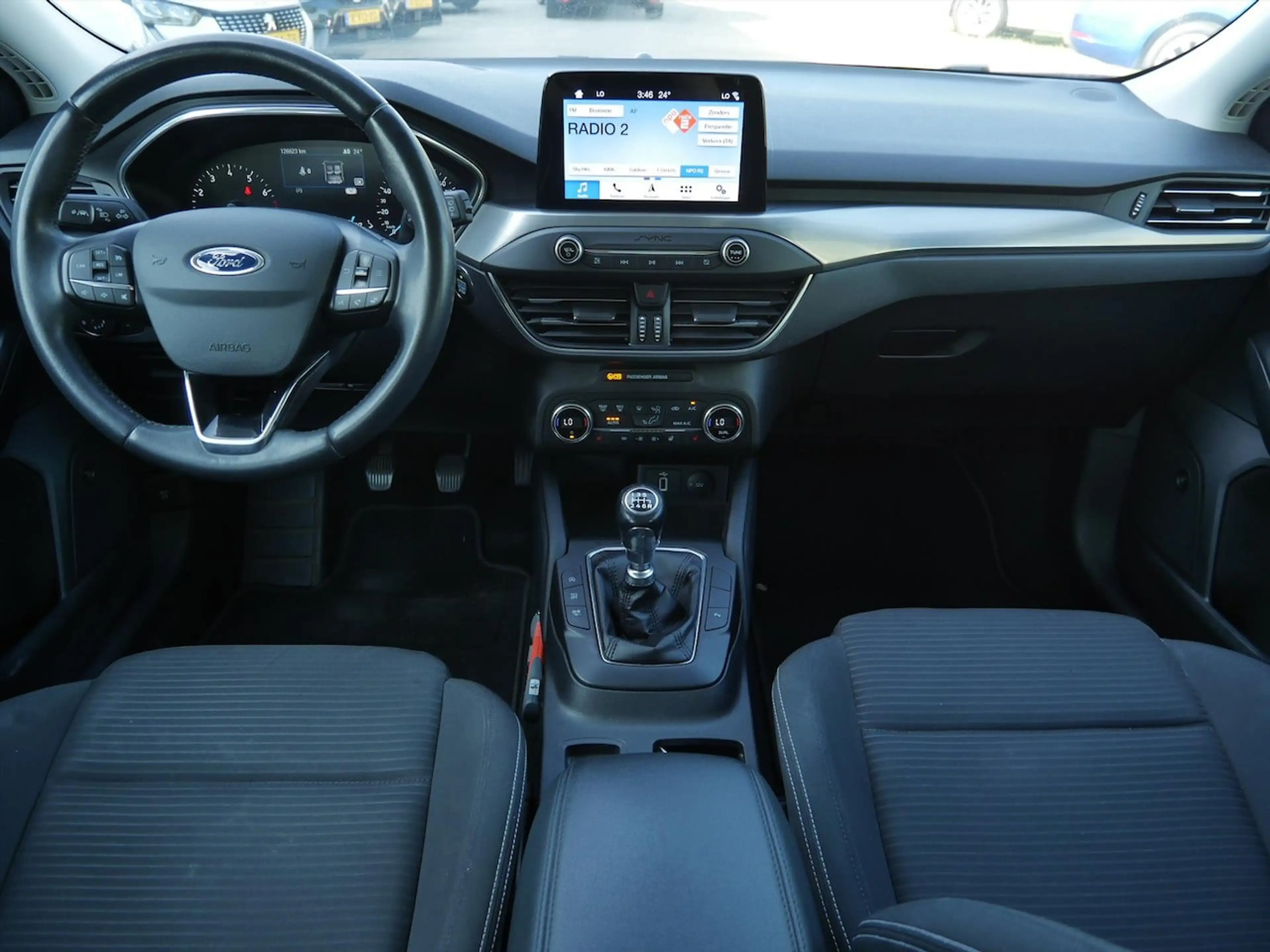 Ford Focus 1.0 EcoBoost Titanium Business — photo 8