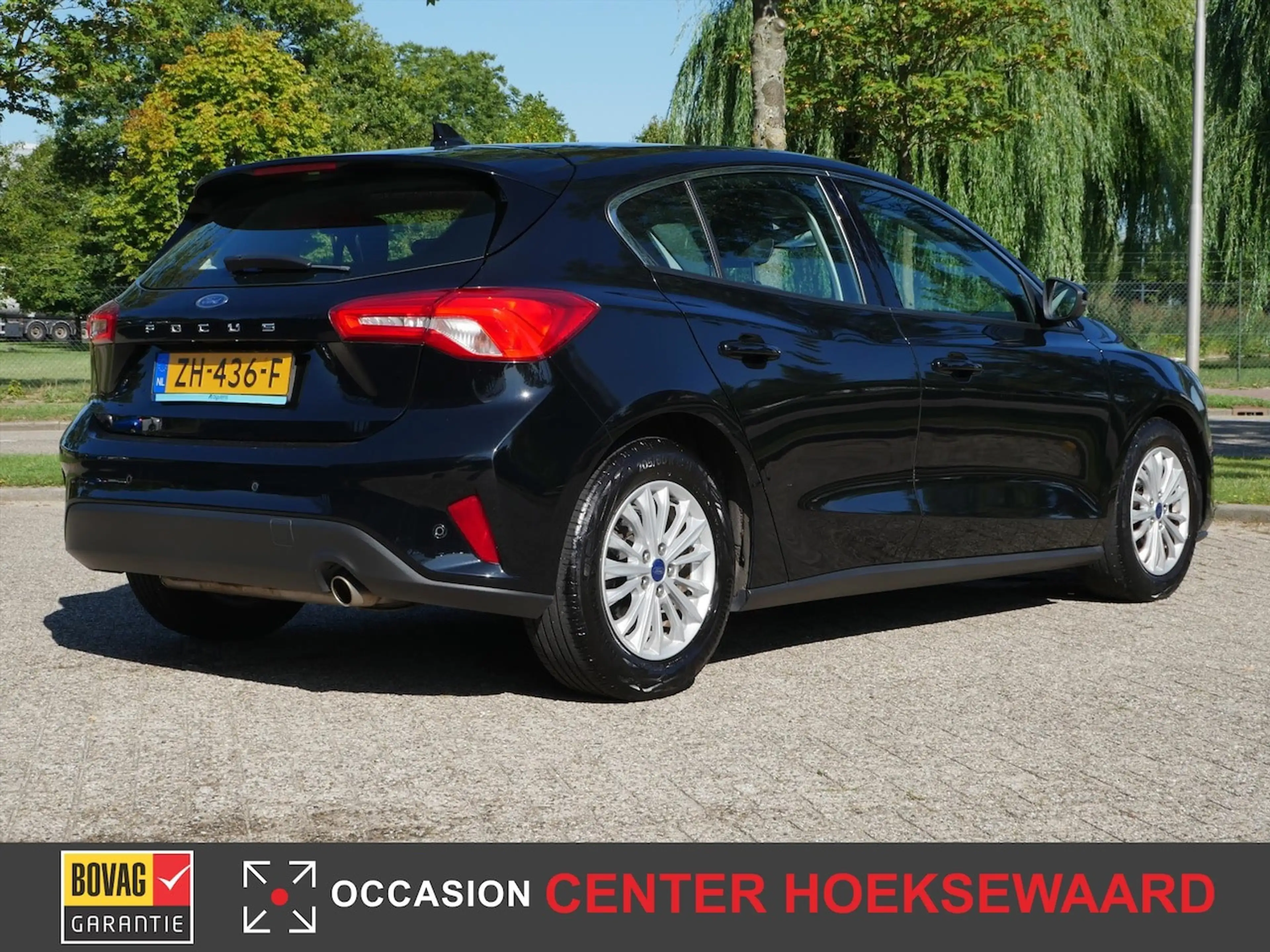 Ford Focus 1.0 EcoBoost Titanium Business — photo 2