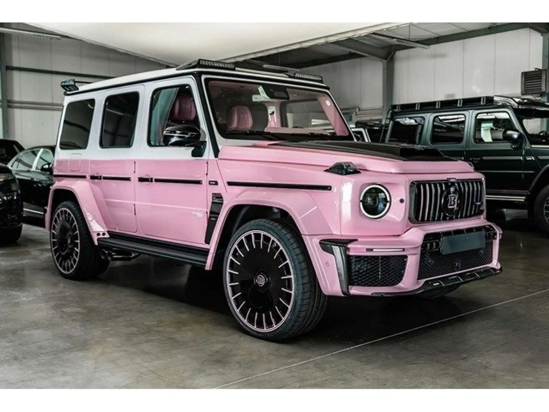 벤츠 G-Class G 63 AMG 2026 로즈골드 사진 2