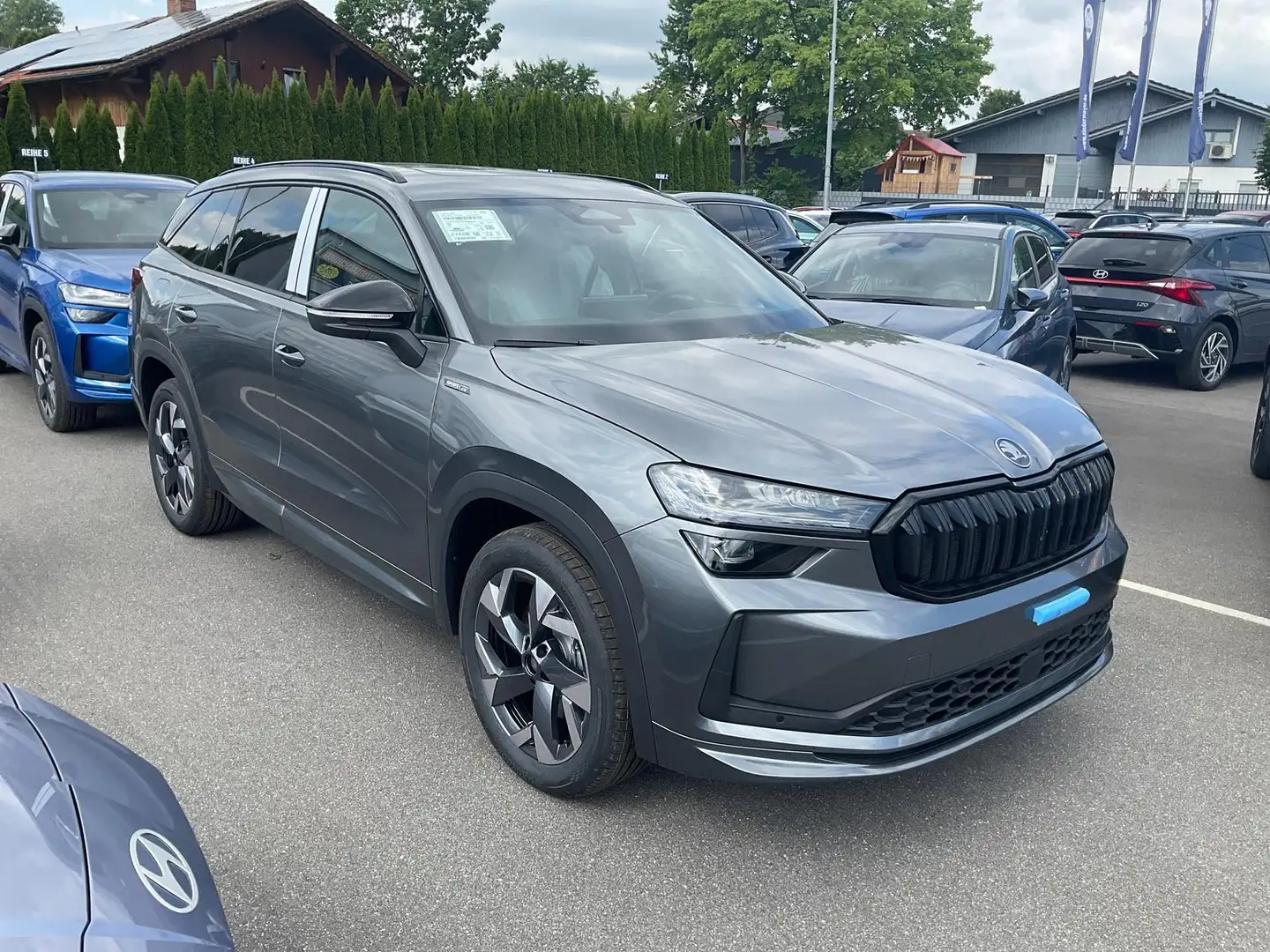Skoda Kodiaq 1.5 TSI DSG Sportline, 7-Sitzer, Pano, AHK, Navi, Szary - 2