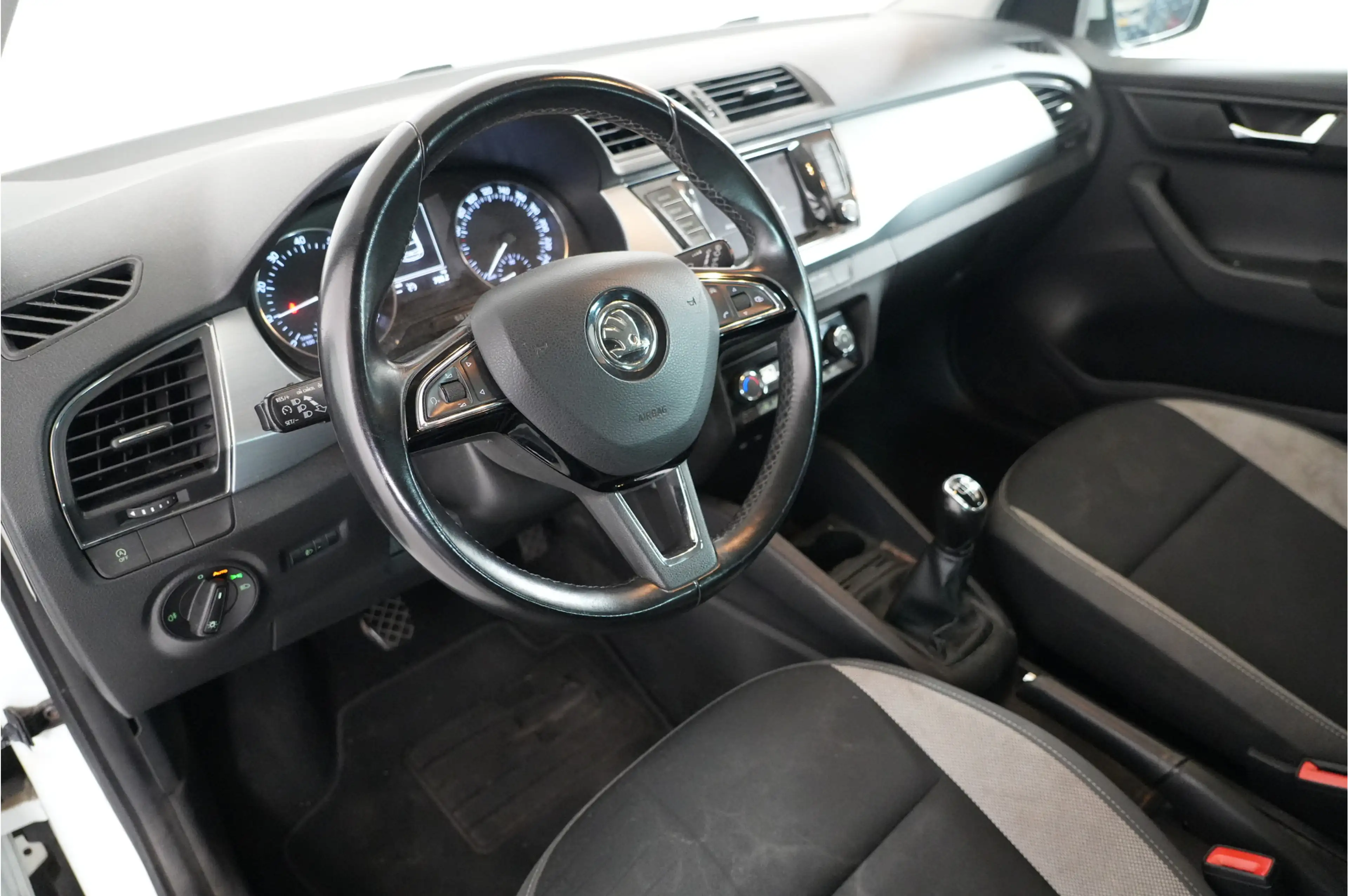 Skoda Fabia 1.0 TSI Drive | — photo 4