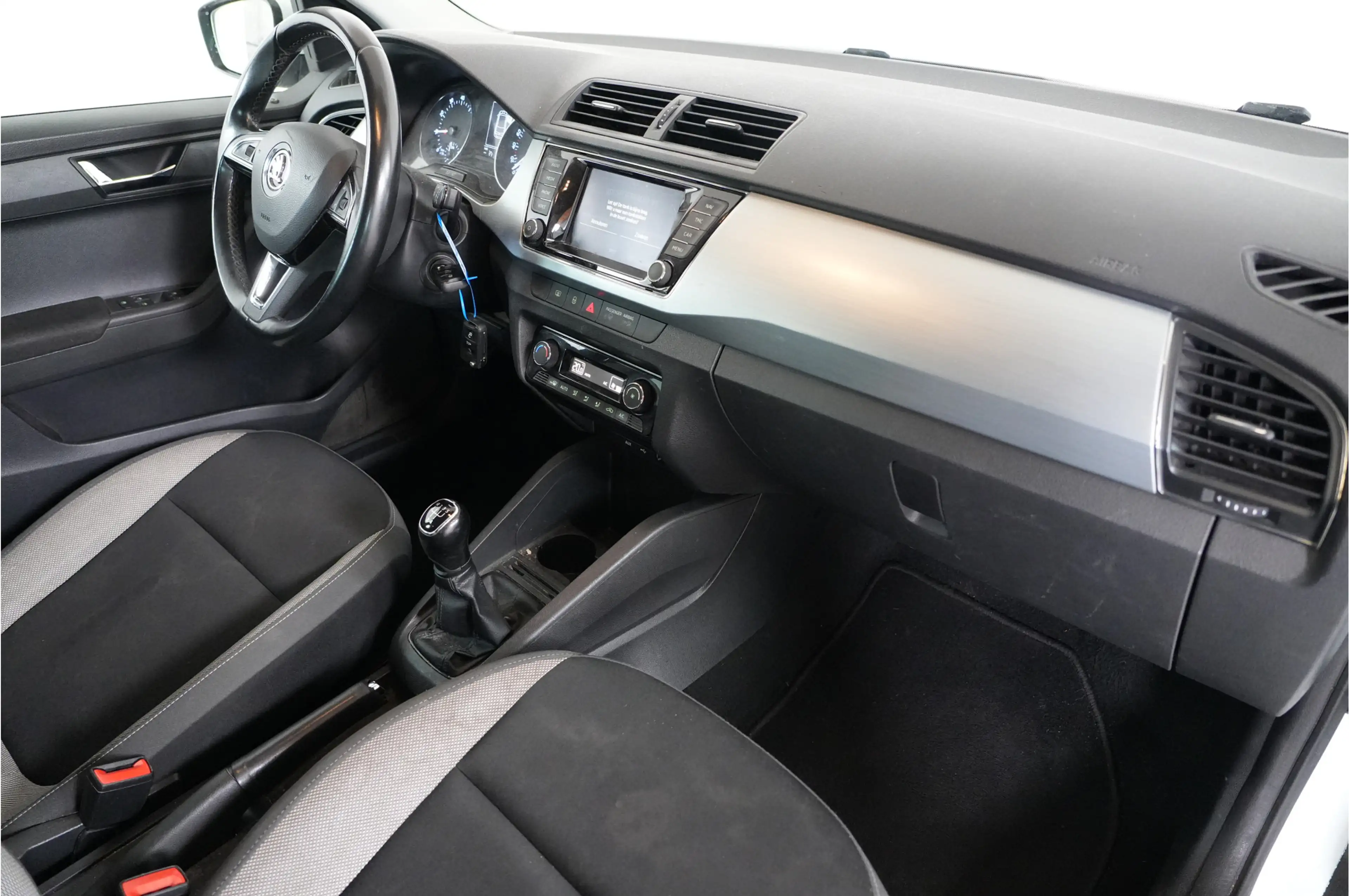 Skoda Fabia 1.0 TSI Drive | — photo 8