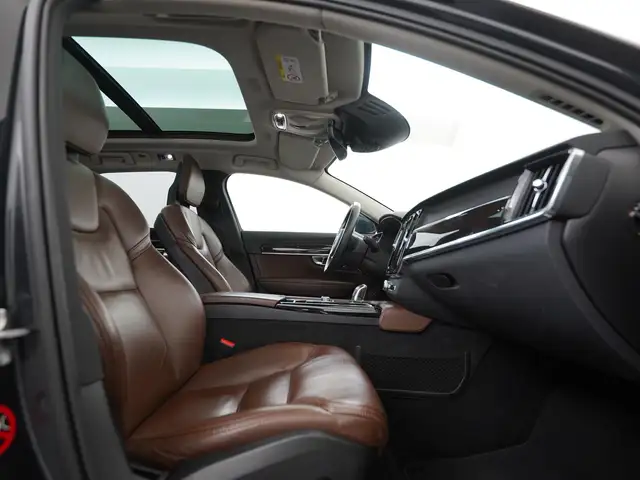 Volvo V90 view 3
