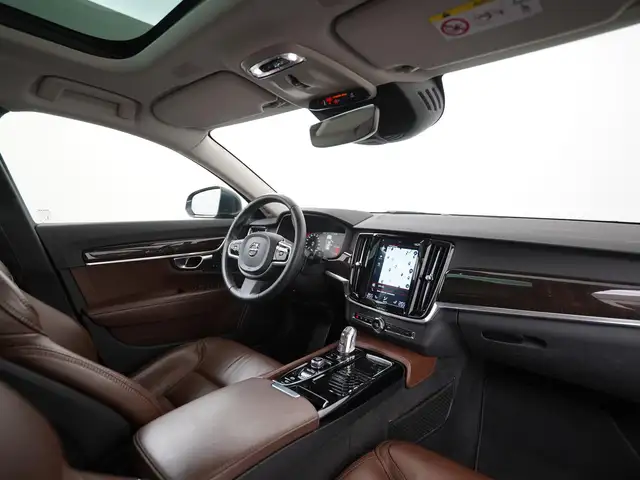 Volvo V90 view 2