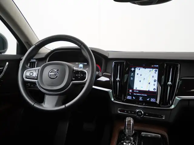 Volvo V90 view 6