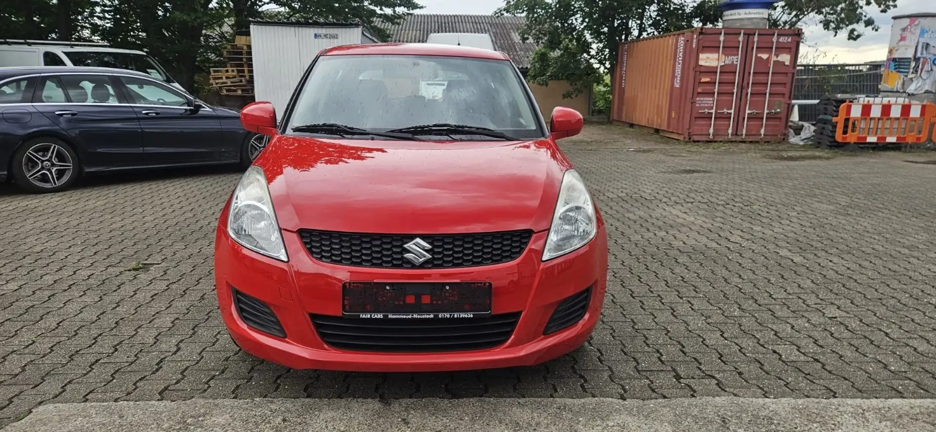 Suzuki Swift Club Rojo - 2