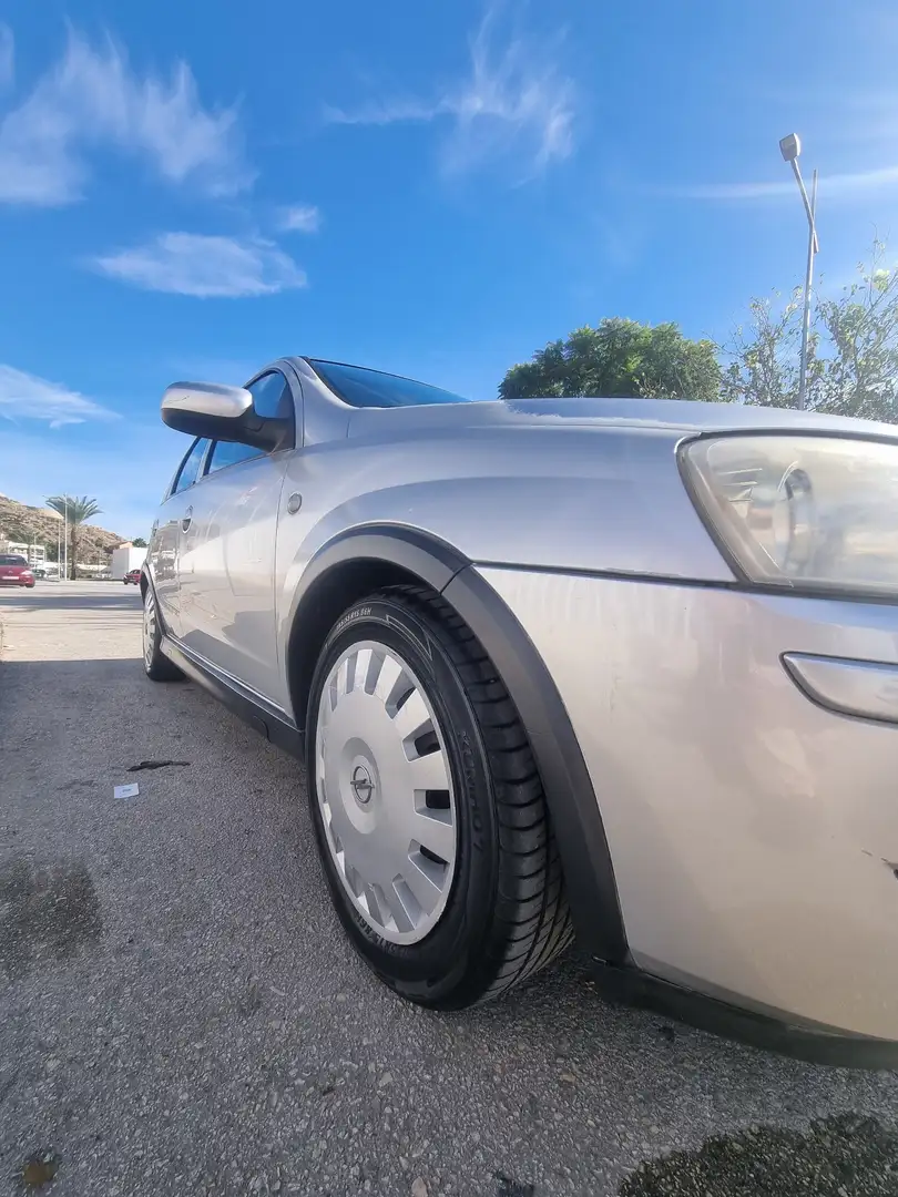 Opel Corsa 1.2 16v Club Easytronic - 1