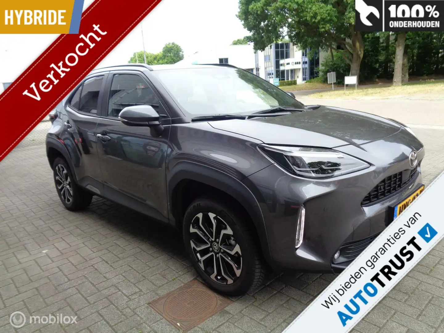 Toyota Yaris Cross 1.5 Hybrid Dynamic Gris - 2