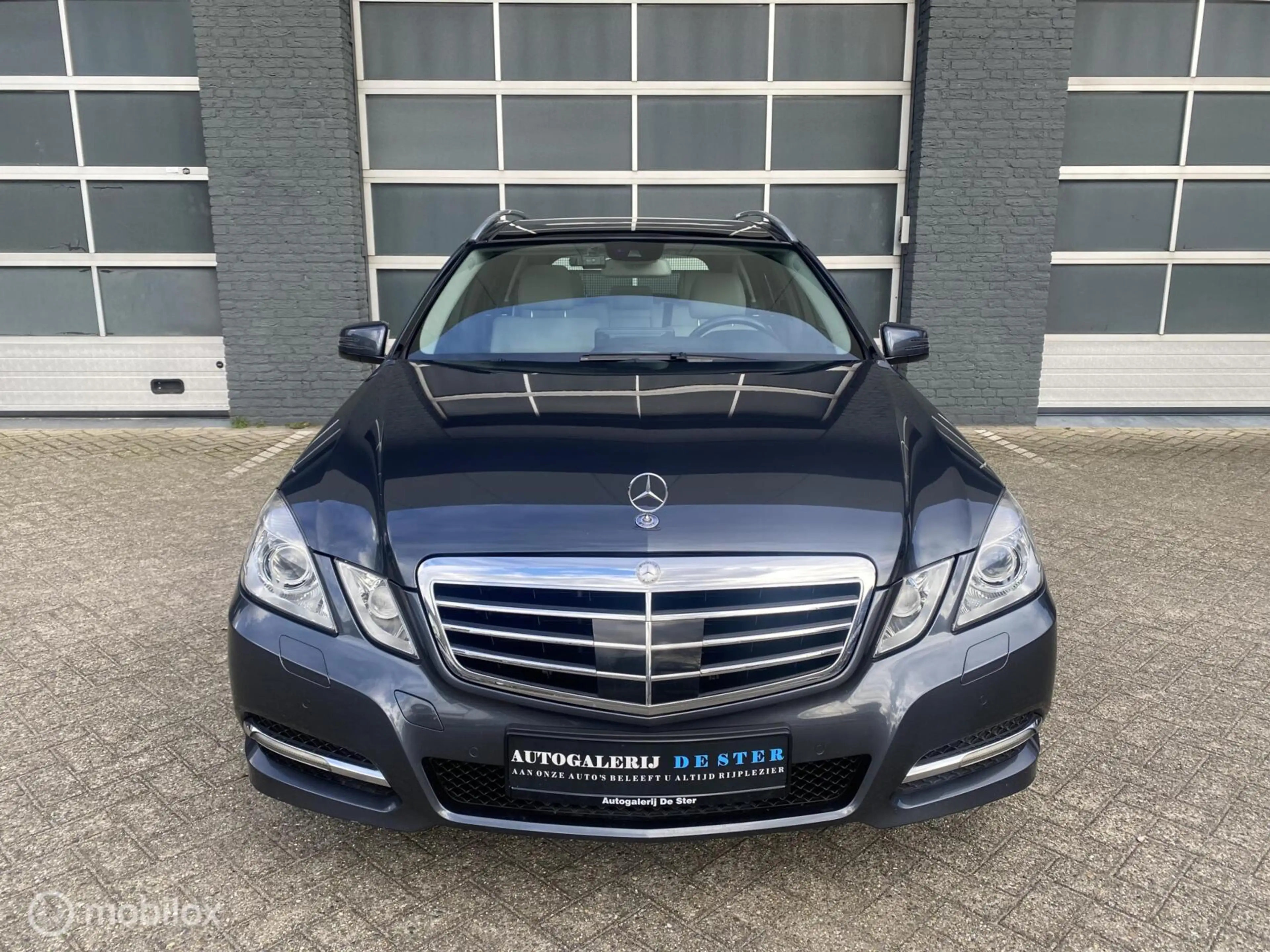 Mercedes-Benz E 250 Estate CGI Avantg. NAVI/PANO/PDC/TREKH — photo 2