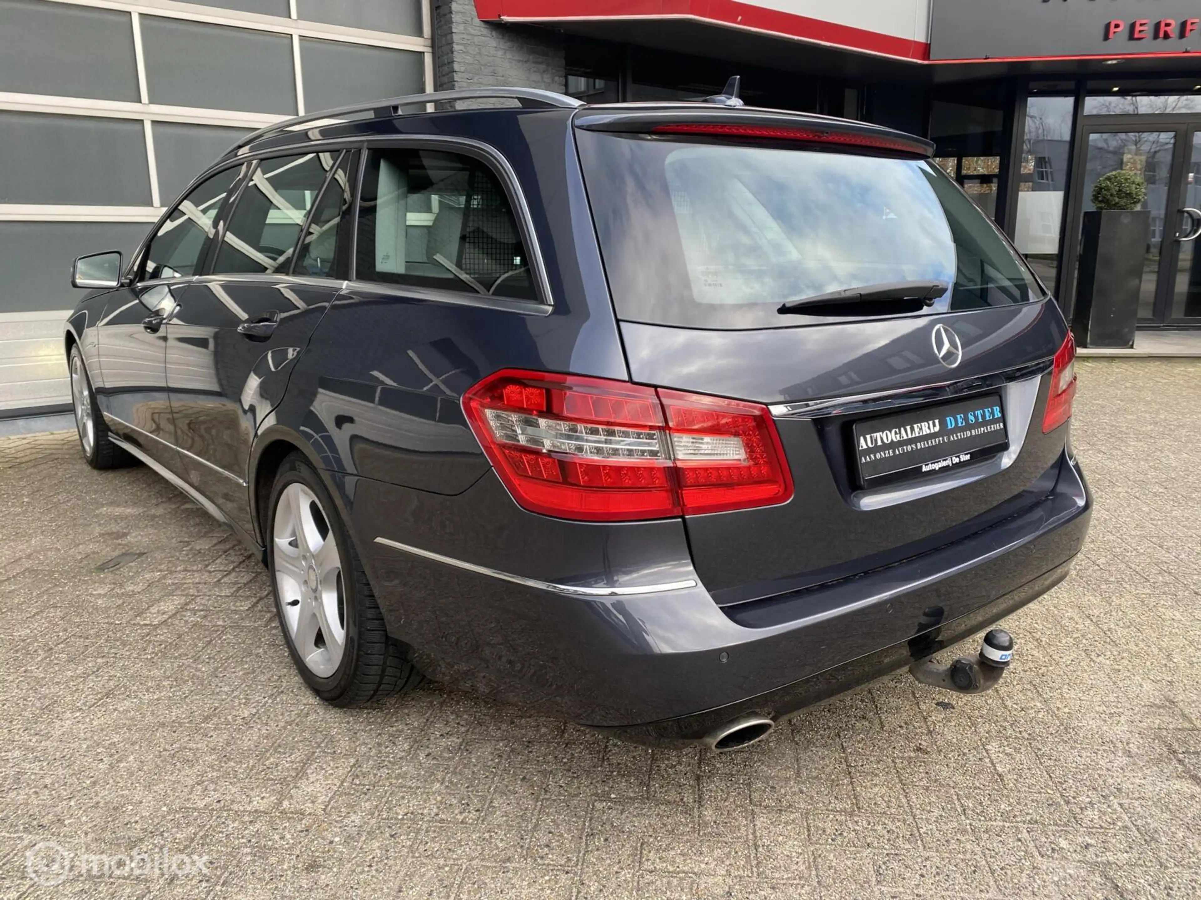 Mercedes-Benz E 250 Estate CGI Avantg. NAVI/PANO/PDC/TREKH — photo 8