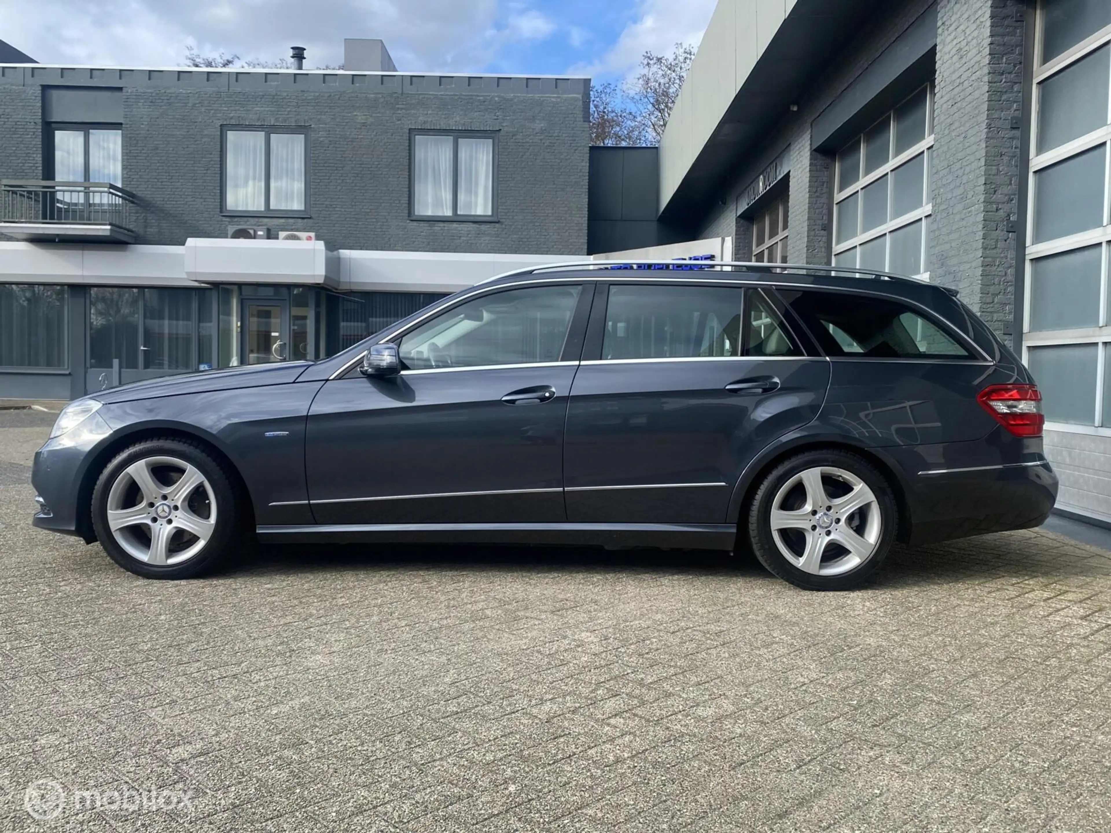 Mercedes-Benz E 250 Estate CGI Avantg. NAVI/PANO/PDC/TREKH — photo 7