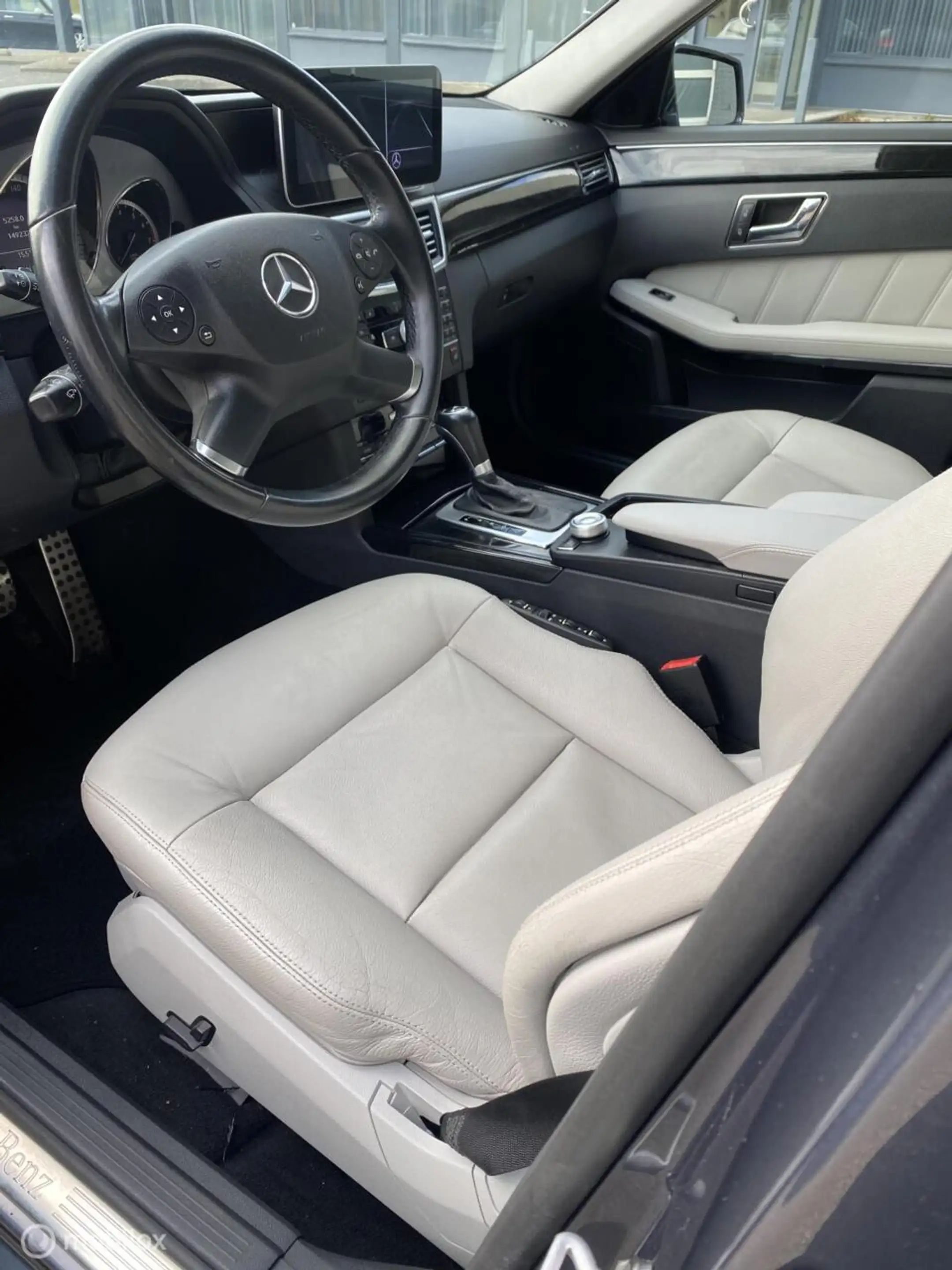 Mercedes-Benz E 250 Estate CGI Avantg. NAVI/PANO/PDC/TREKH — photo 15