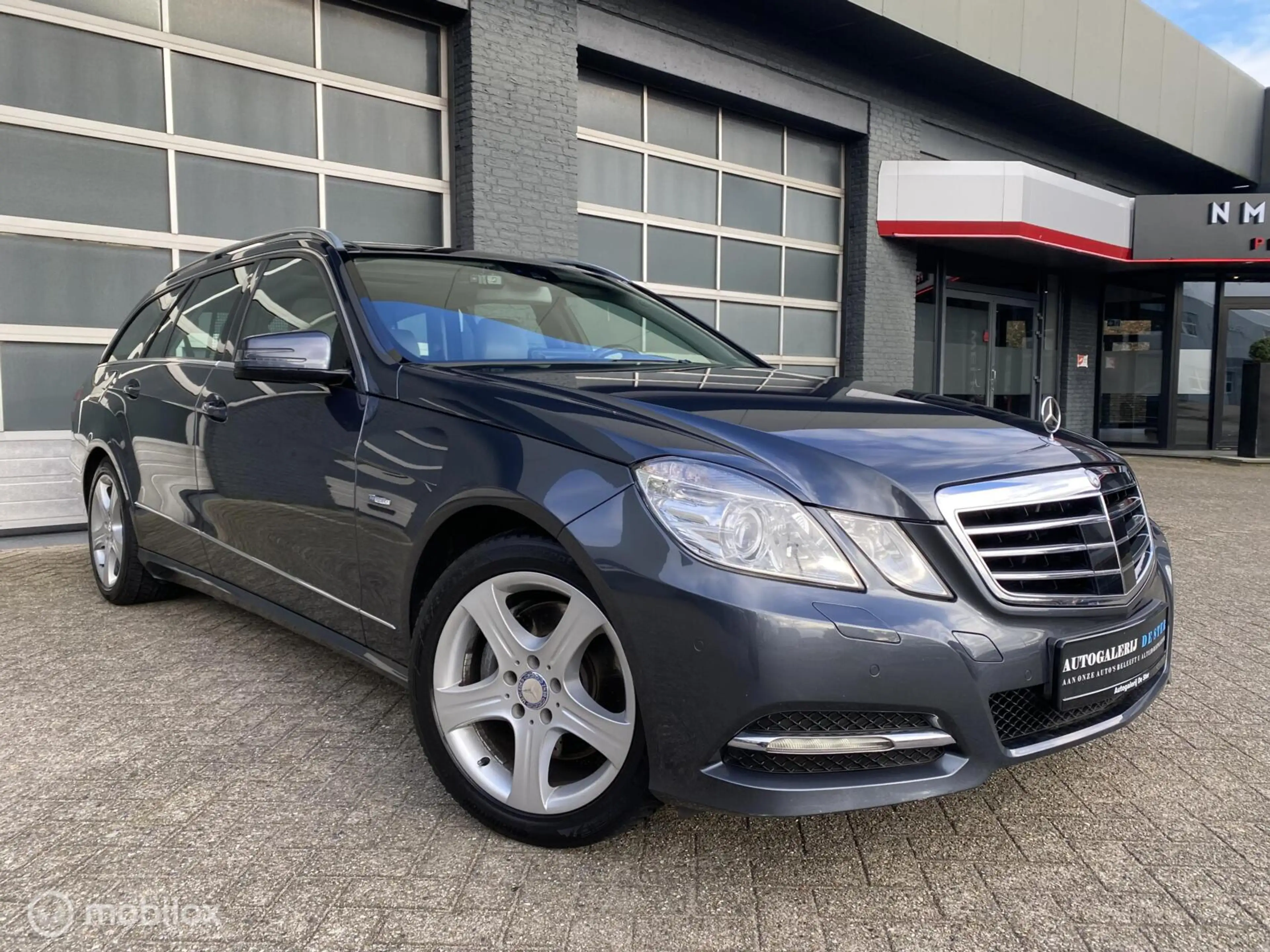 Mercedes-Benz E 250 Estate CGI Avantg. NAVI/PANO/PDC/TREKH — photo 3