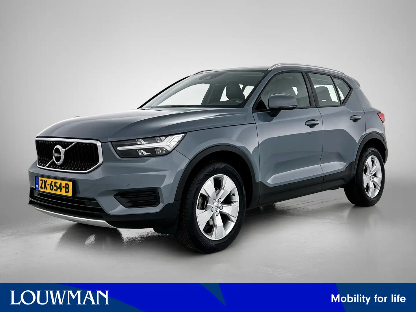 Volvo XC40 1.5 T3 Momentum Pro Grijs - 1