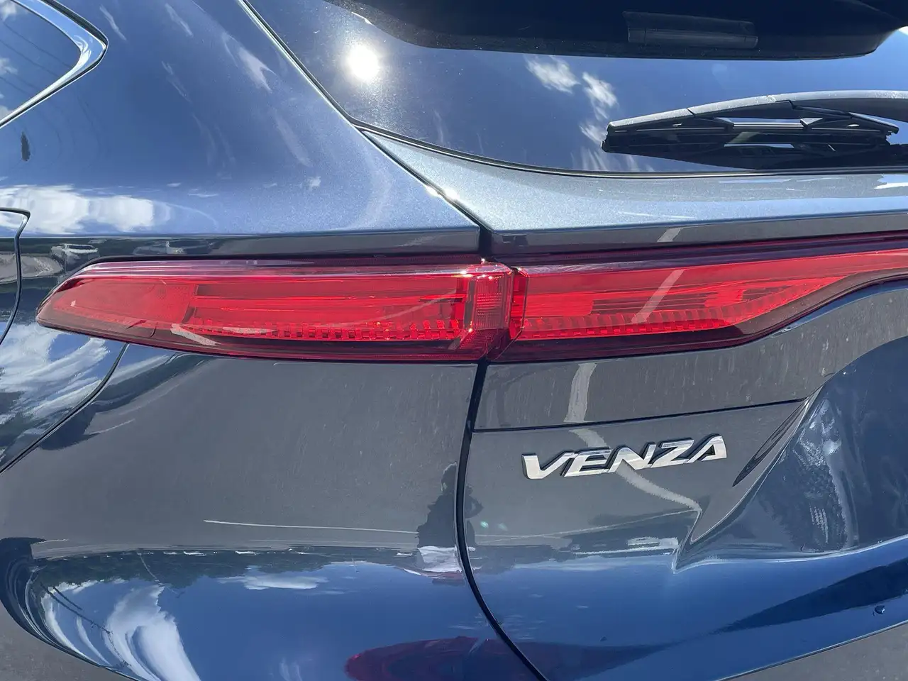 Toyota Venza photo Toyota Venza