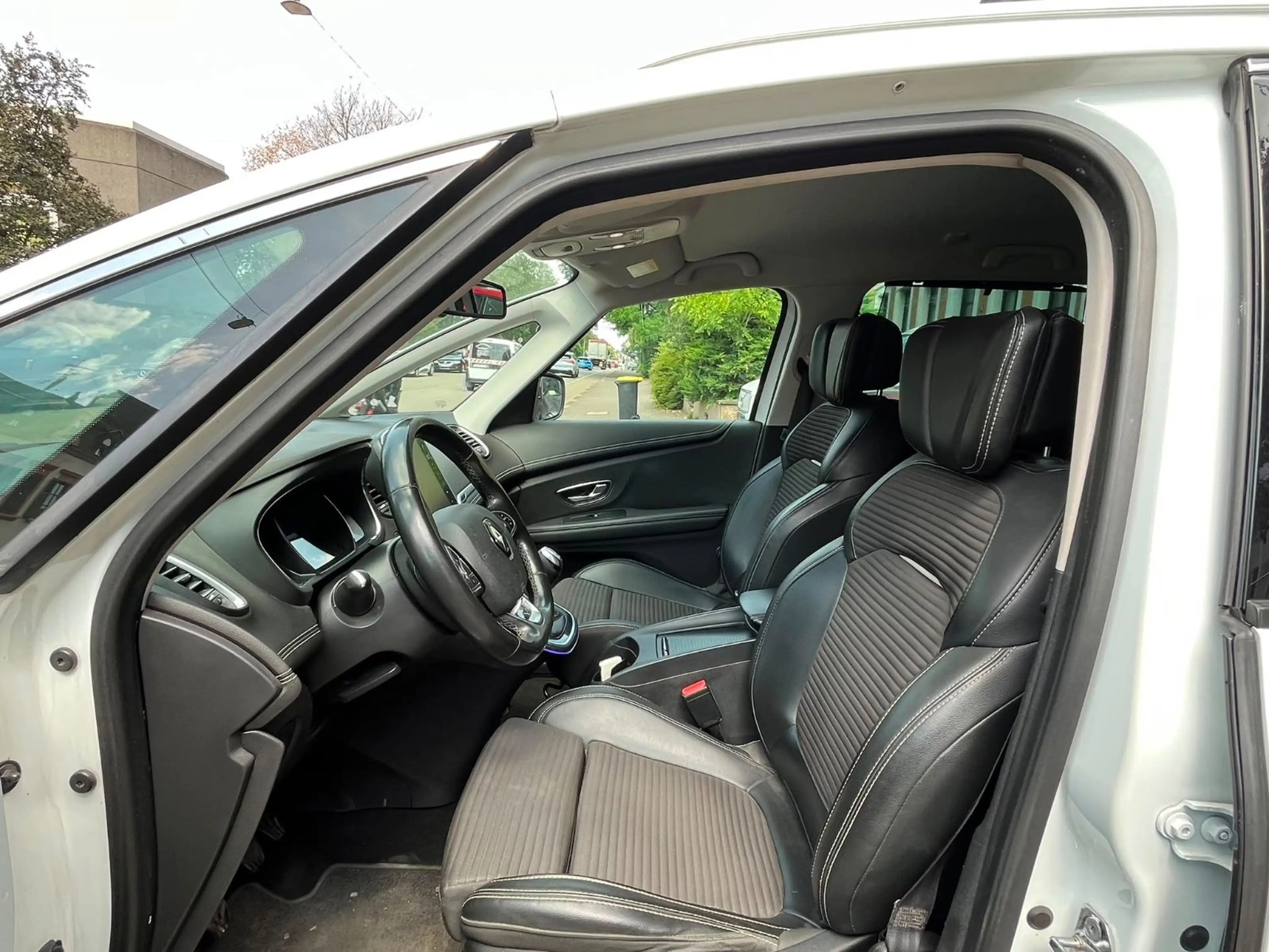 Renault Grand Scenic Scenic IV Grand BOSE Edition, 7.Sitze — photo 11