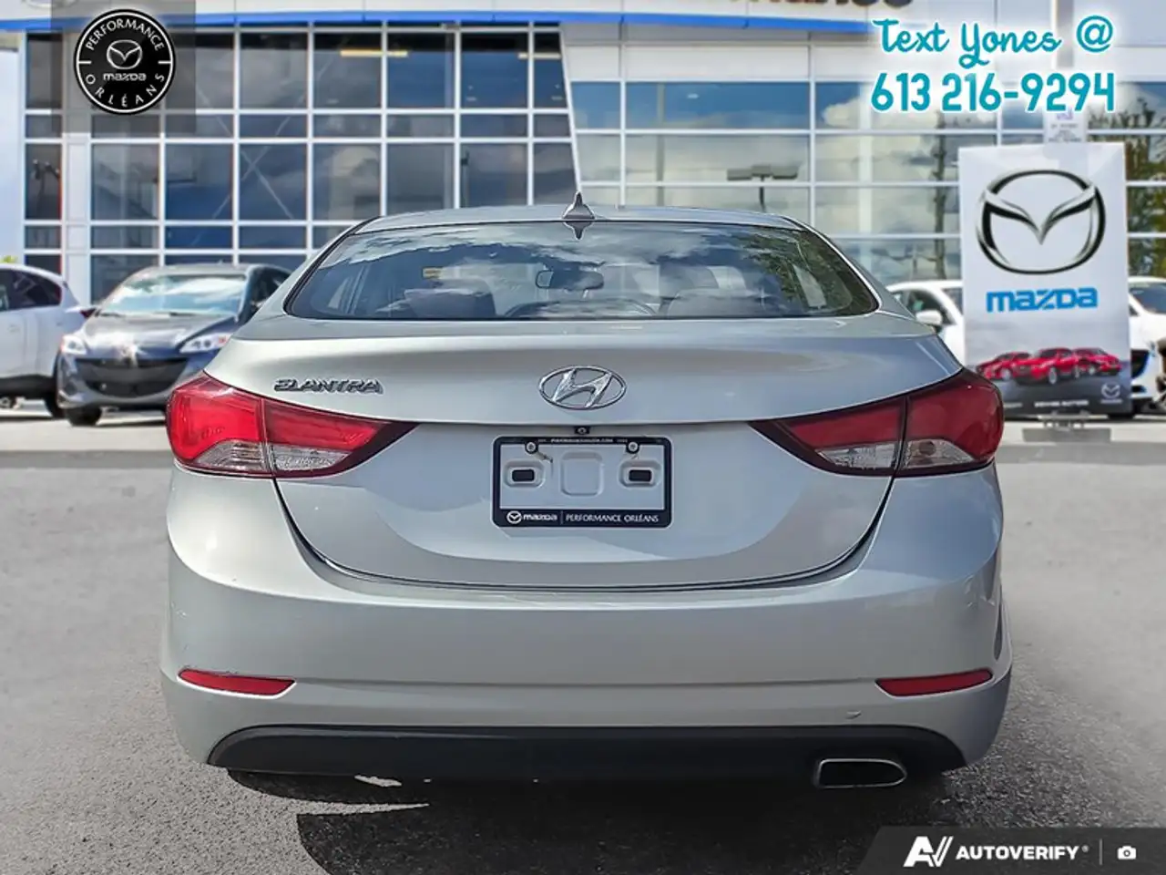 Hyundai ELANTRA снимка Hyundai ELANTRA