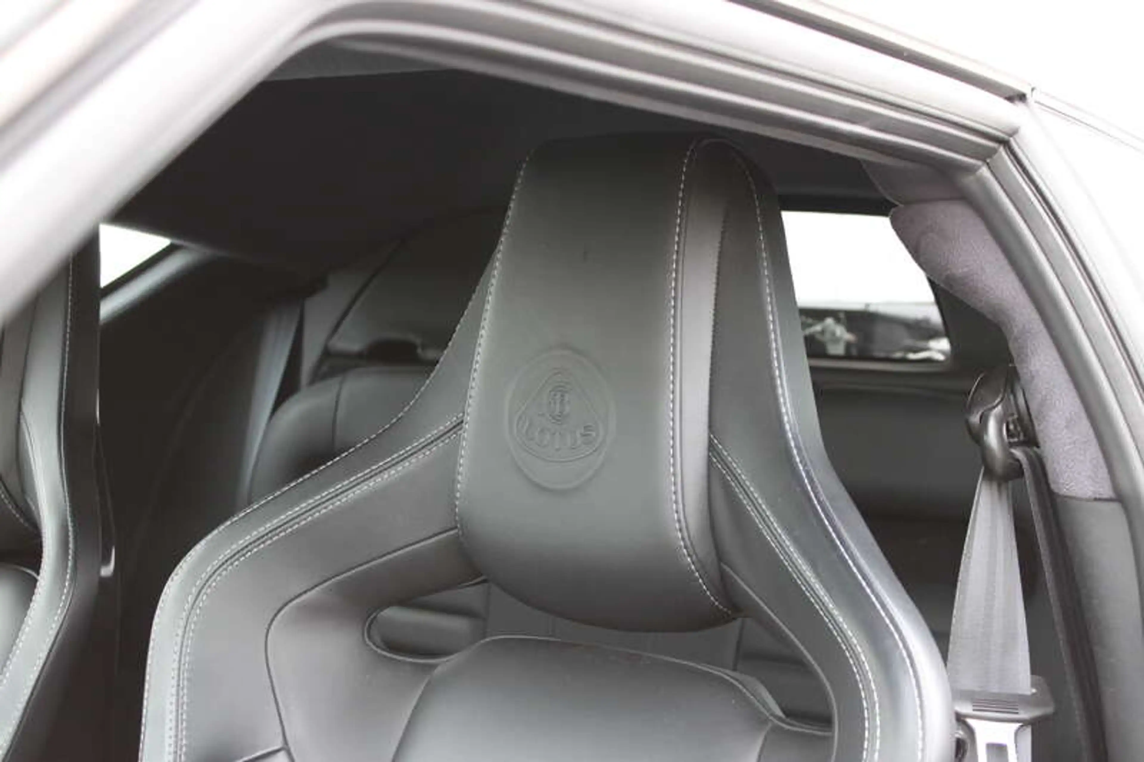 Lotus Evora 400 3.5i V6 2+2 — photo 13