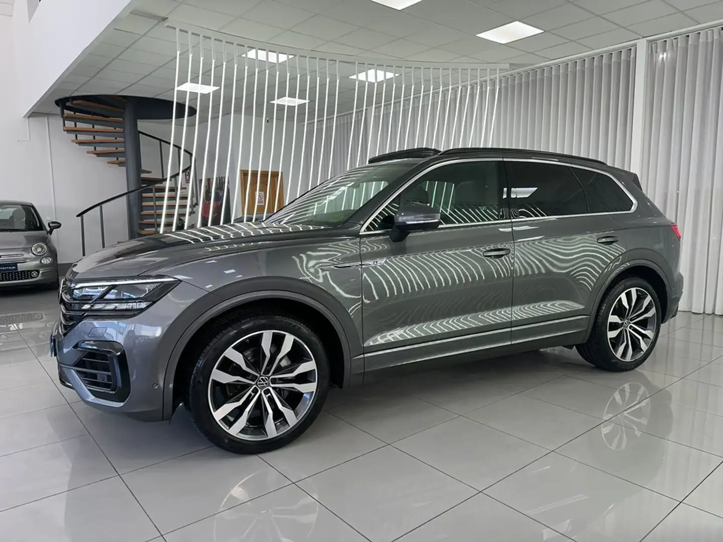 Volkswagen Touareg R-Line 3.0 V6 TDI 210kW Tip 4M Gris - 2