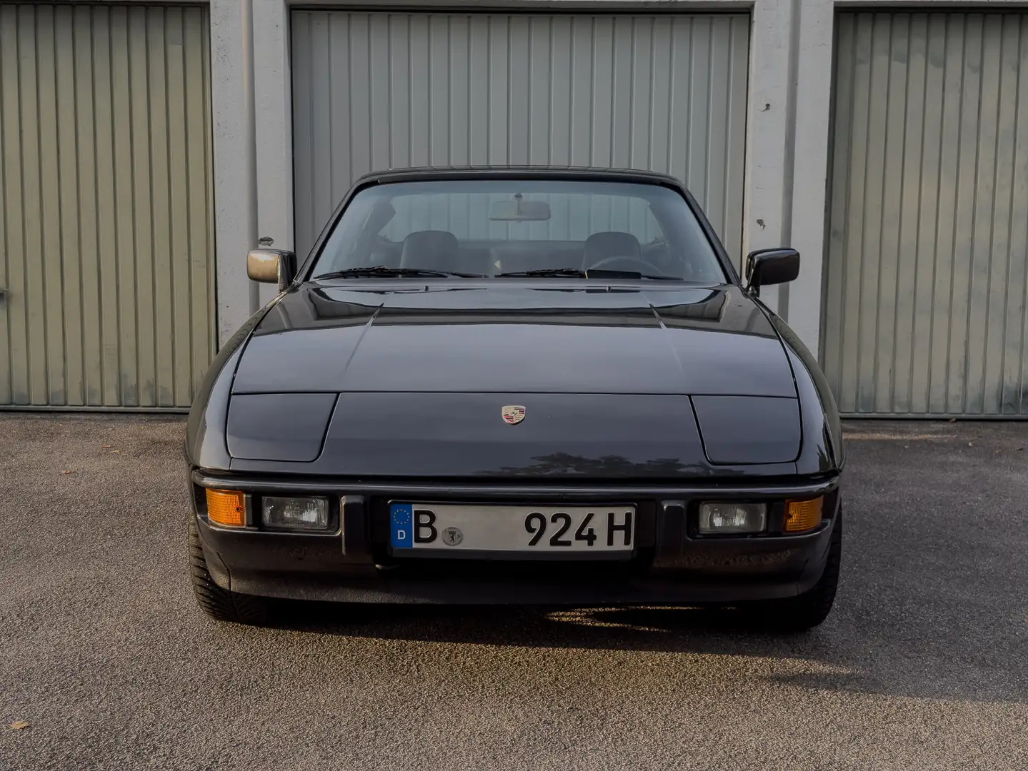Porsche 924 EZ 05/82 - H Kennzeichen - HU bis 01/26 Schwarz - 2