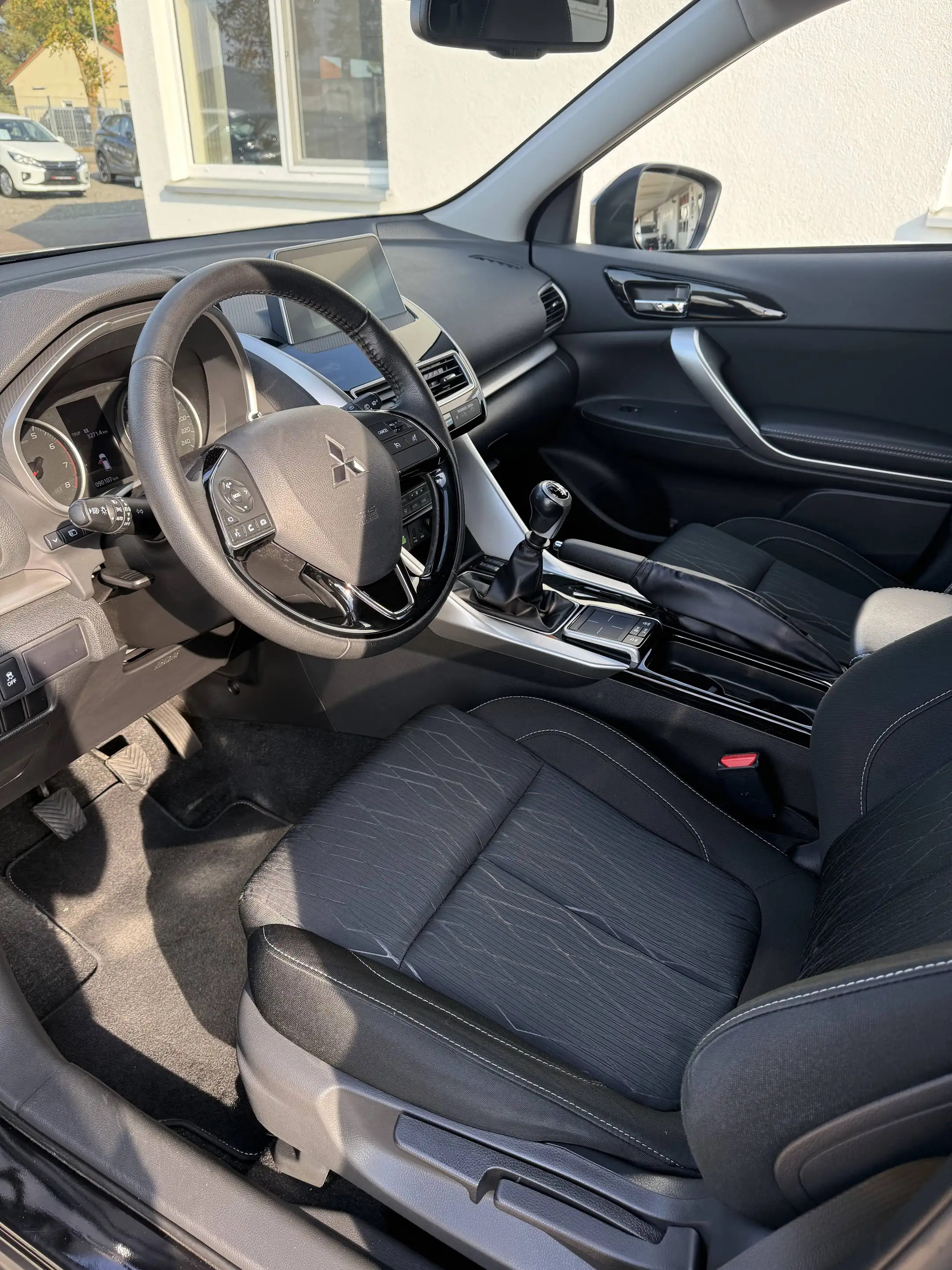Mitsubishi Eclipse Cross ACTIVE+ 1,5l Turbo AppleCarPlay|AndroidAuto|AHK|360Grad|2terRadsatz — photo 5