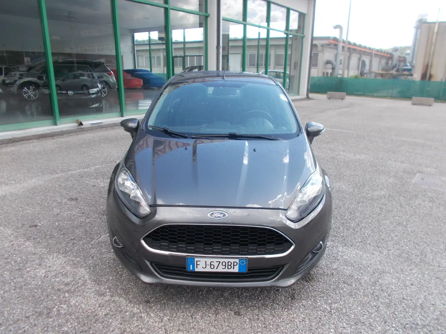 Ford Fiesta Fiesta VI 2013 5p 1.5 tdci Business 75cv E6 Gris - 2