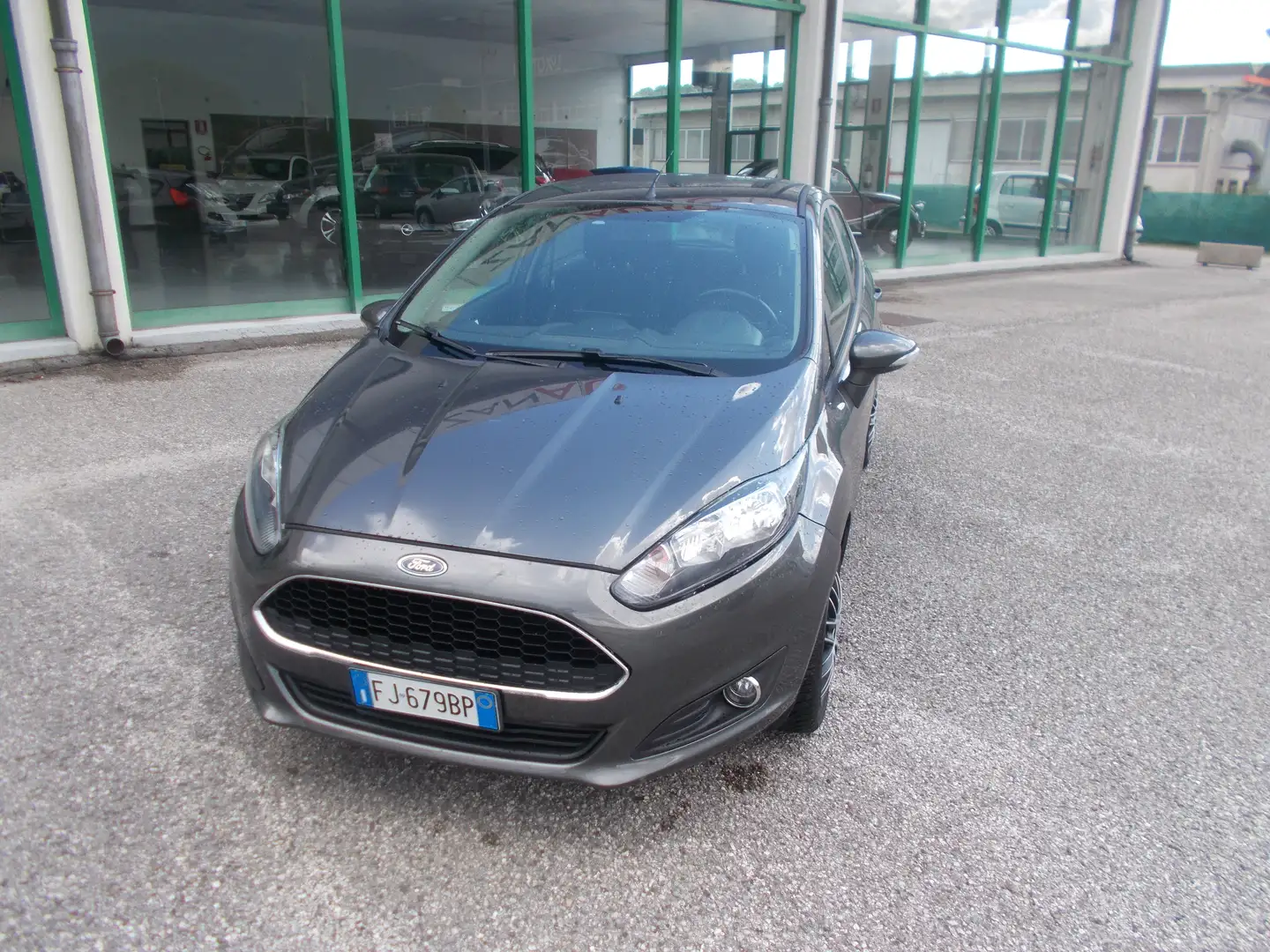 Ford Fiesta Fiesta VI 2013 5p 1.5 tdci Business 75cv E6 Gris - 1