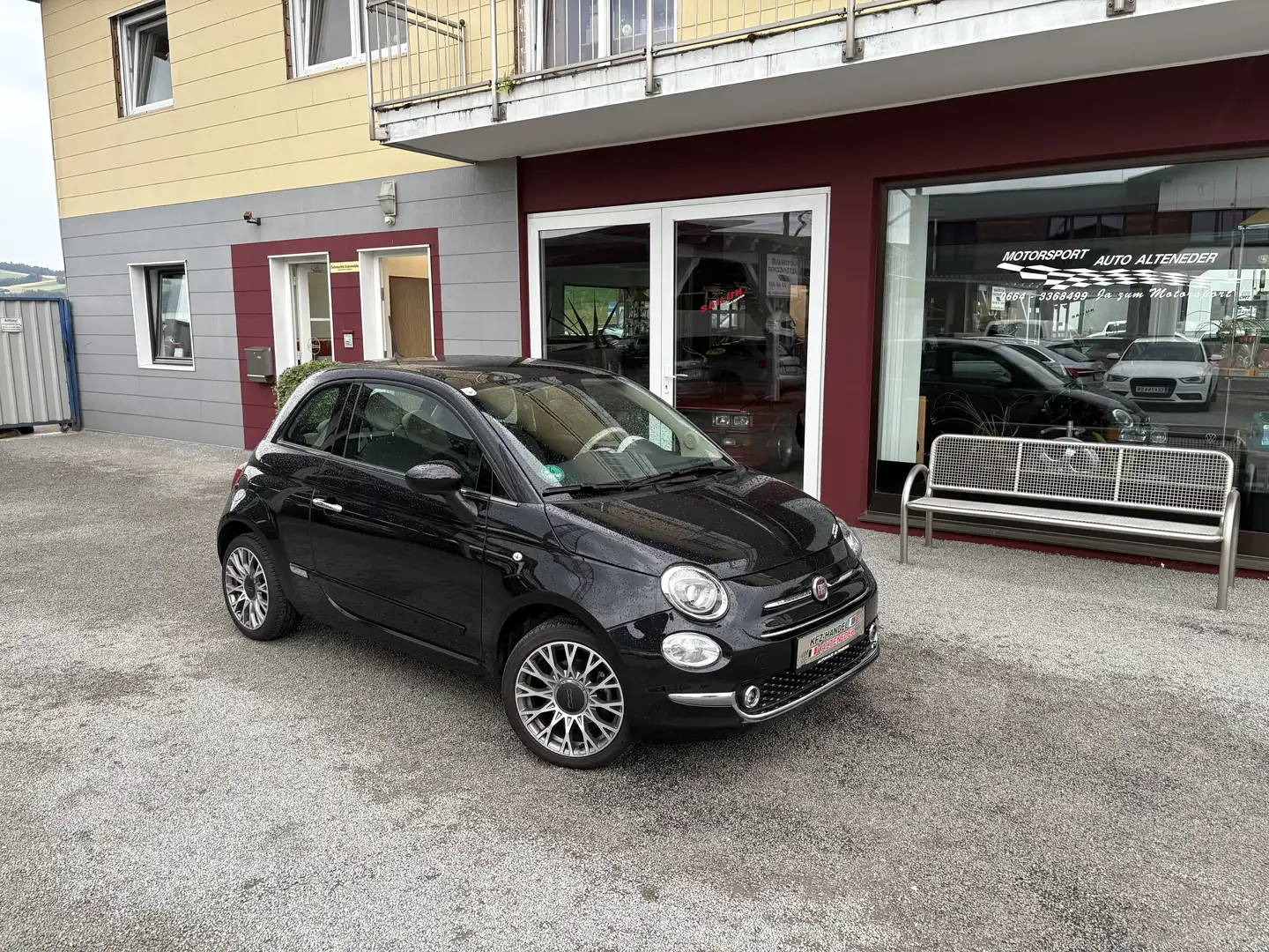 Fiat 500 1,2 Lounge Facelift *WENIG KM|1.BESITZ|PANORAMA* Schwarz - 1