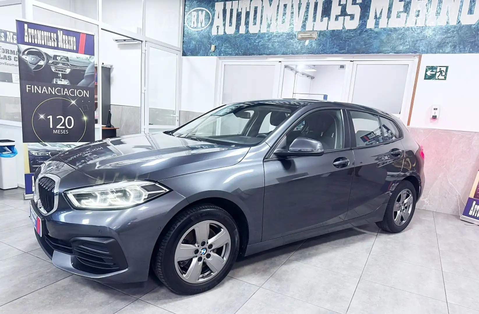 BMW 116 116dA Advantage Grijs - 2