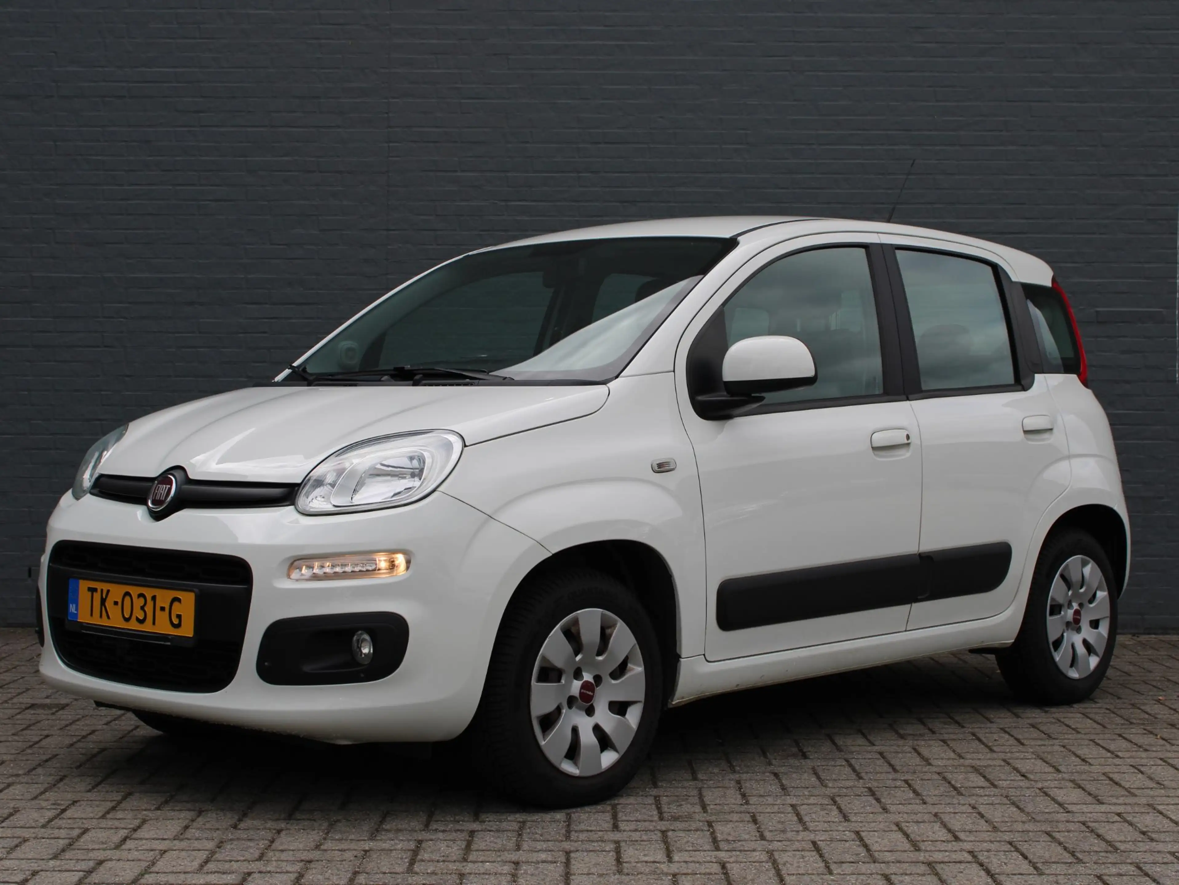 Fiat Panda 0.9 TwinAir Lounge | All Season Banden | Airco — photo 2