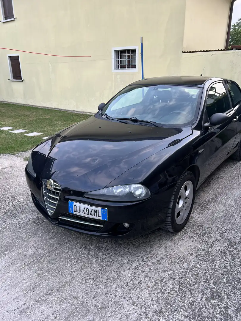 Alfa Romeo 147 3p 1.9 jtd Distinctive 120cv - 2
