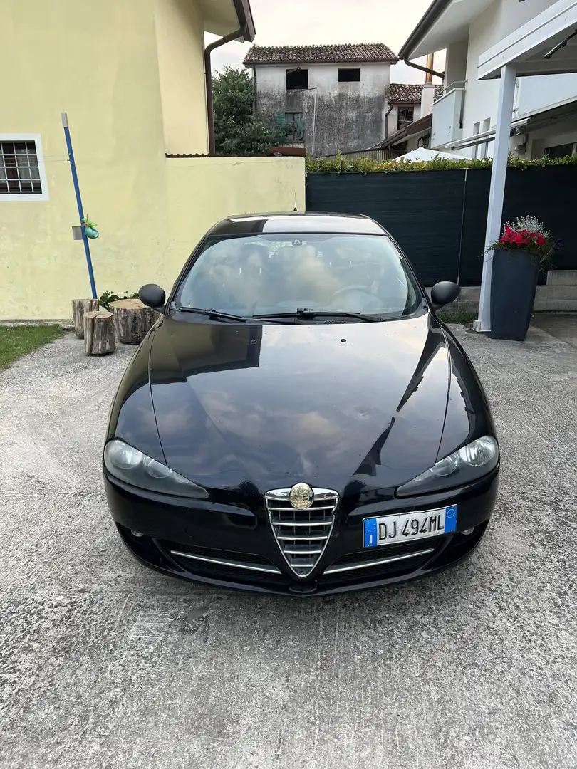 Alfa Romeo 147 3p 1.9 jtd Distinctive 120cv - 1